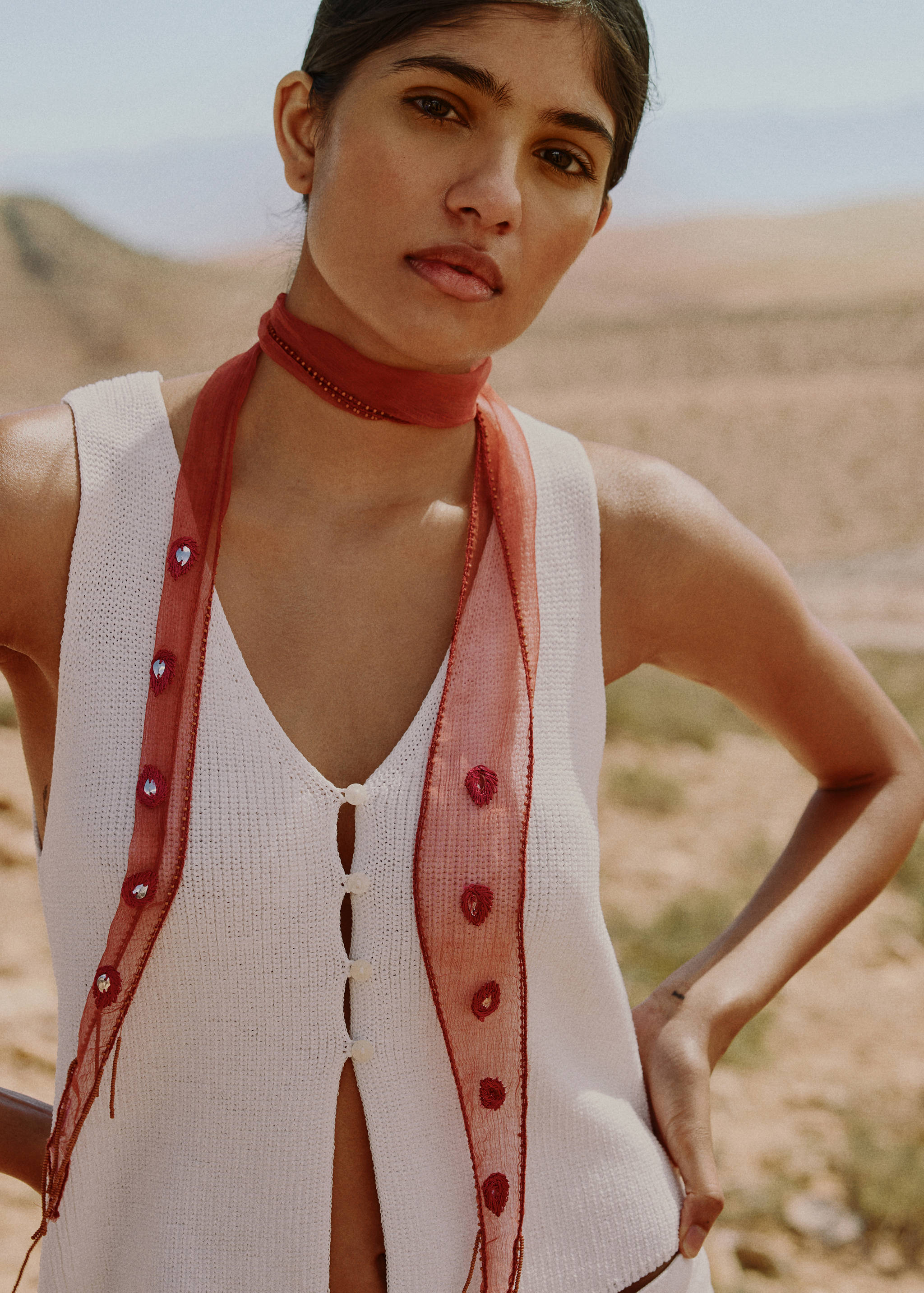 Fringes embroidered scarf - Details of the article 5