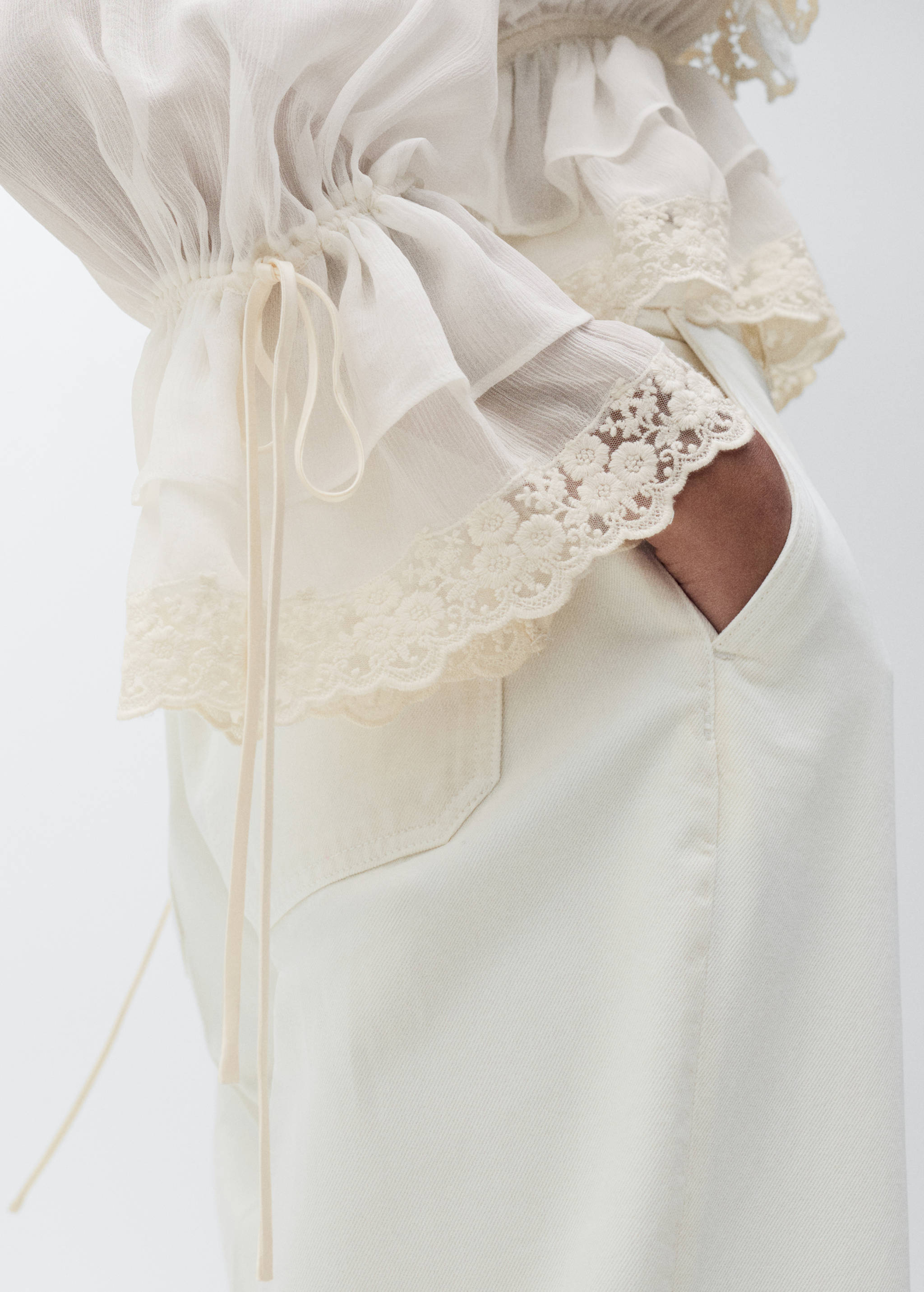 Blouse with ruffles and lace details - Details of the article 1