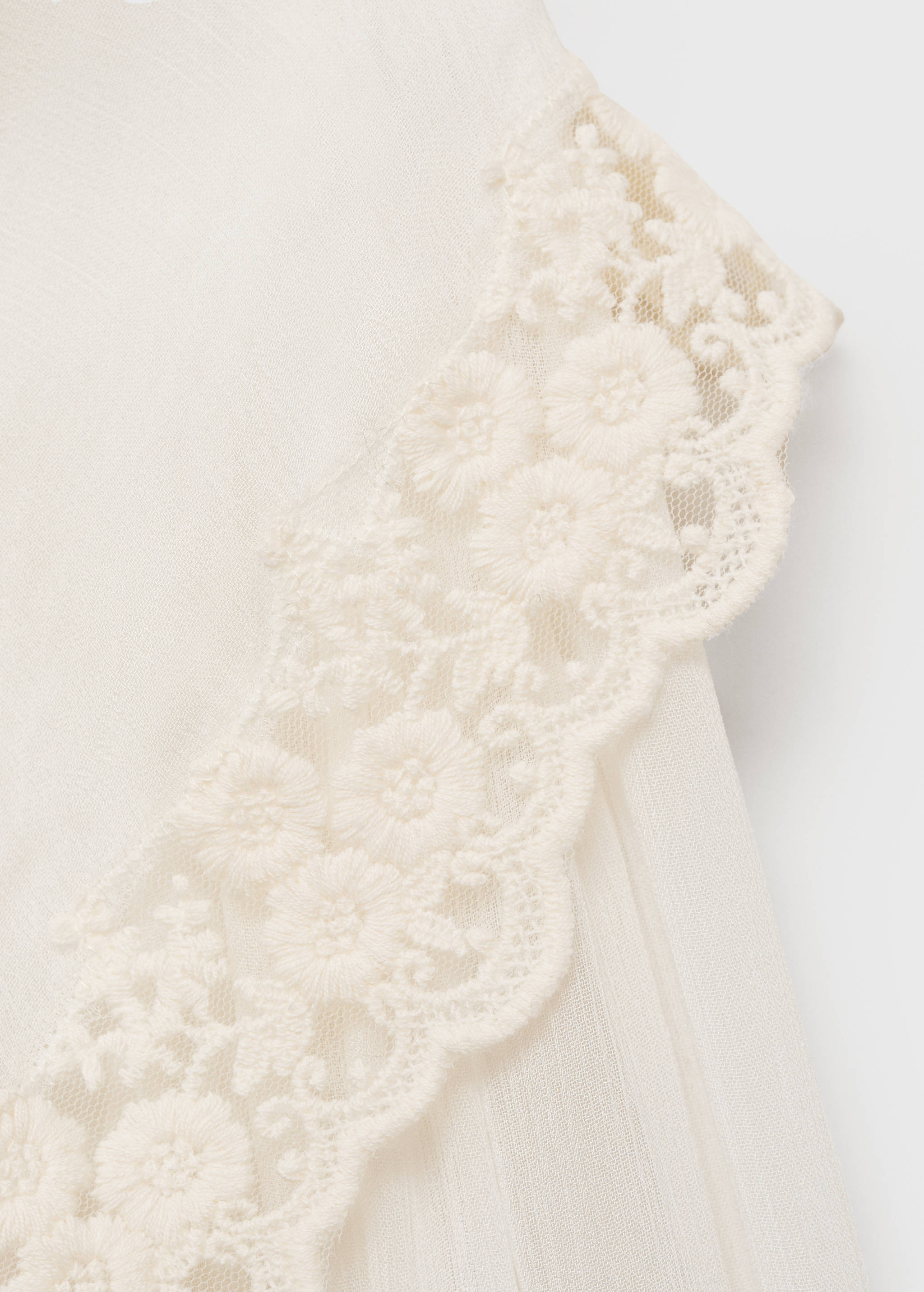 Blouse with ruffles and lace details - Details of the article 0