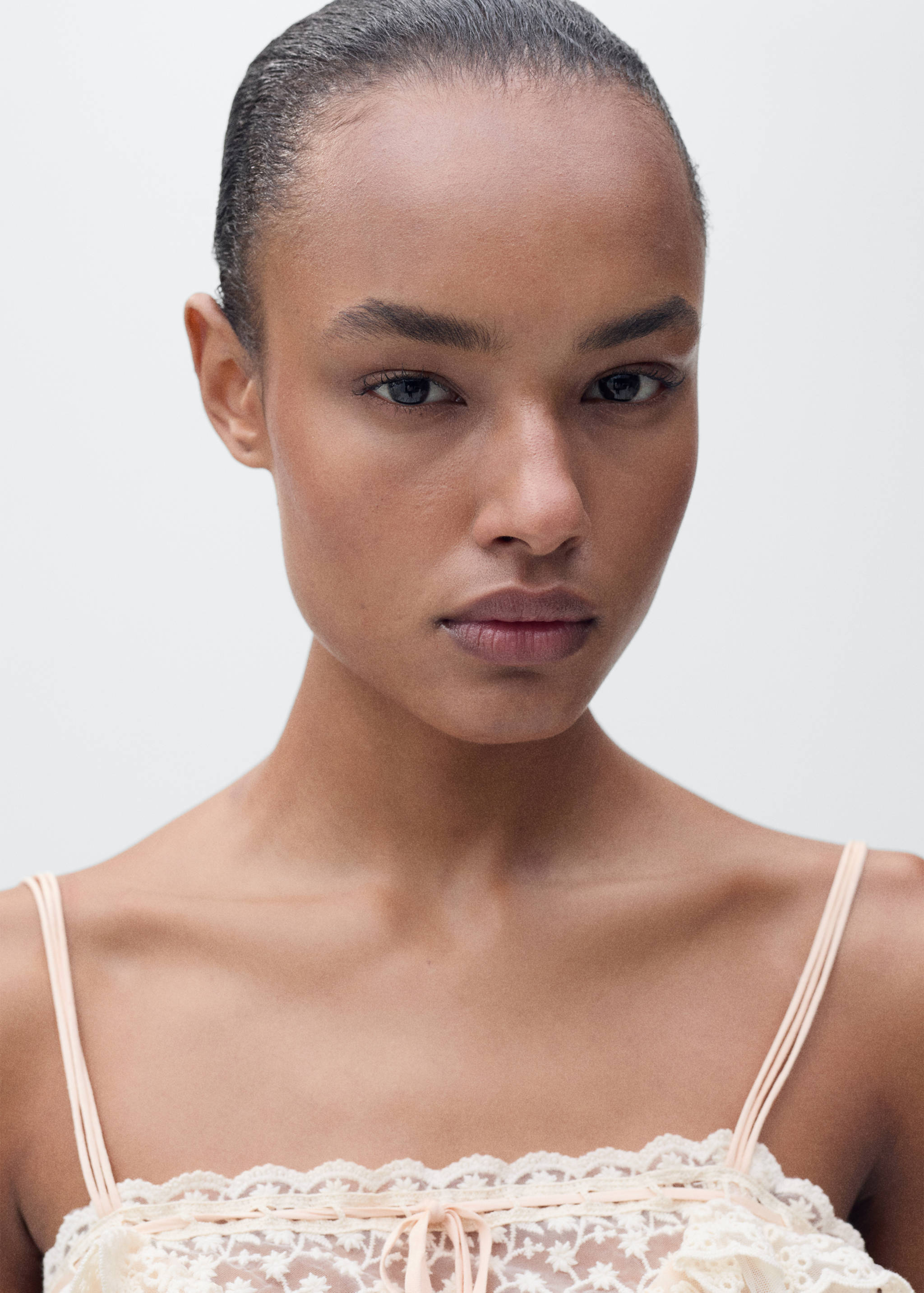 Ruffle top with lace detail - Details of the article 1