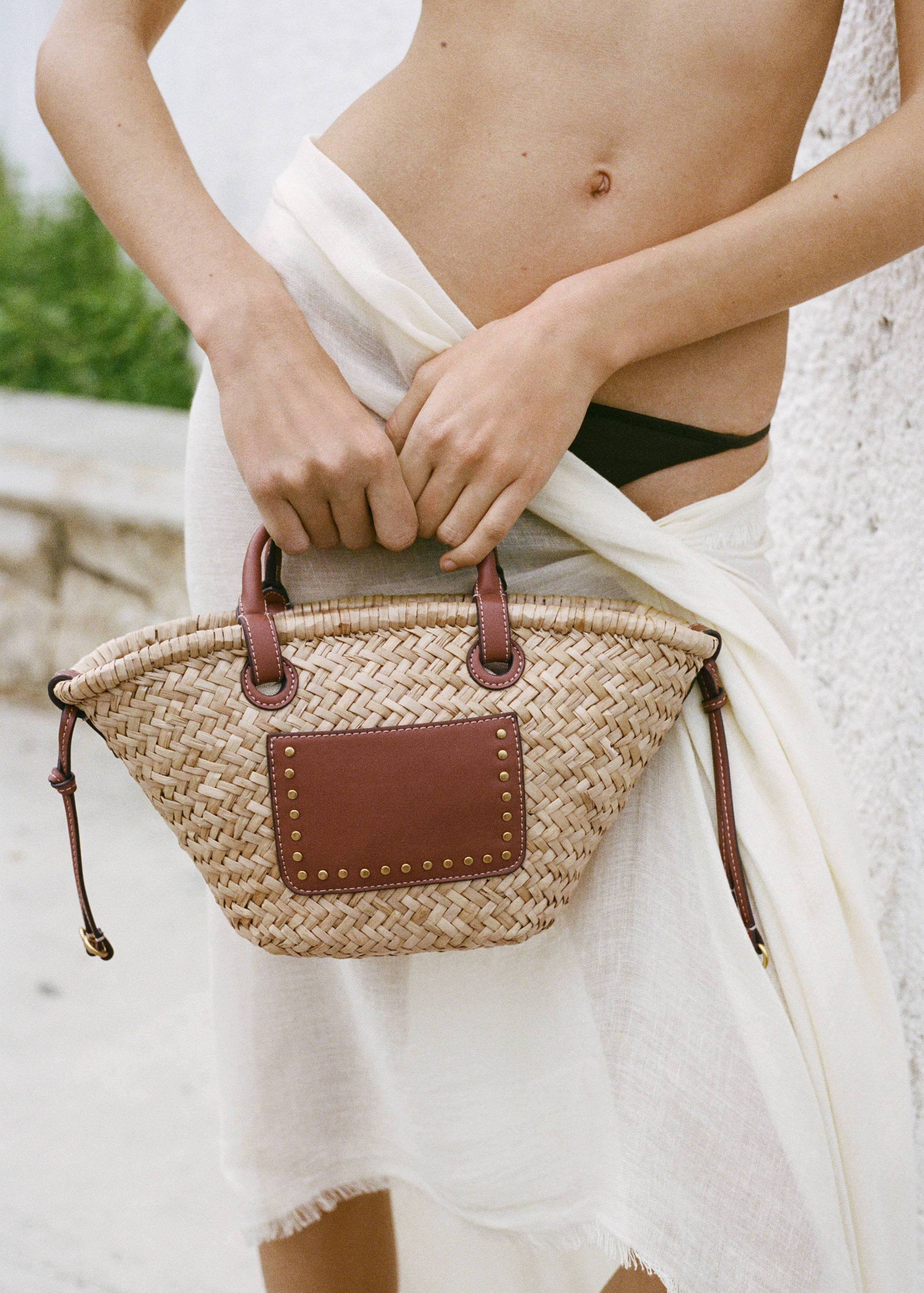 Small double-handle natural fibre basket - General plane