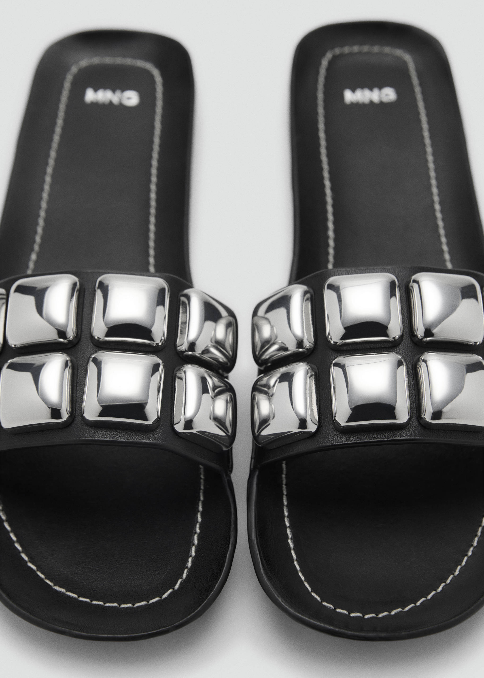 Leather sandal with maxi studs - Details of the article 2