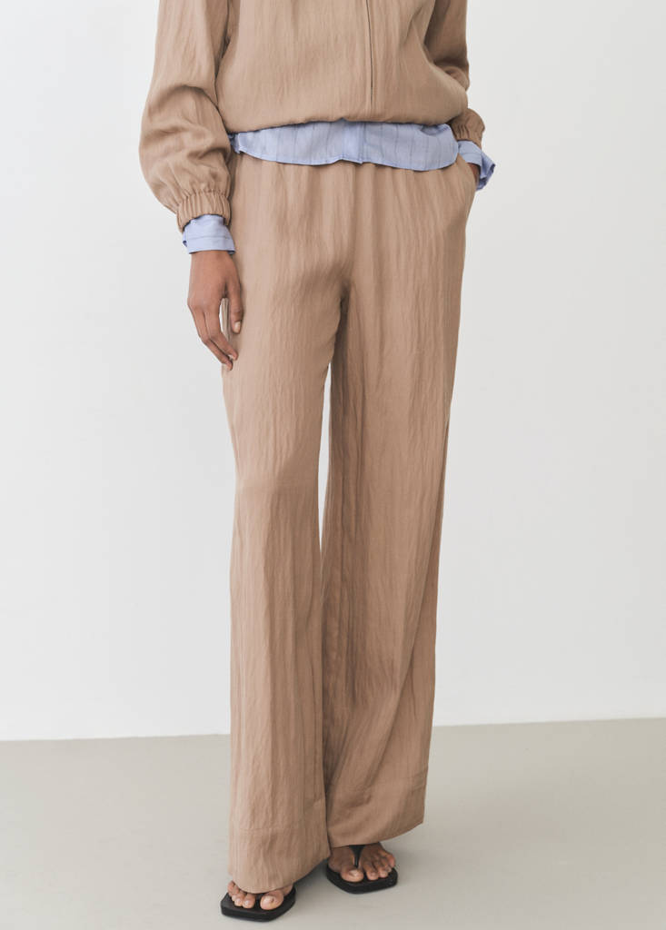 Straight-fit lyocell textured trousers — Medium Brown