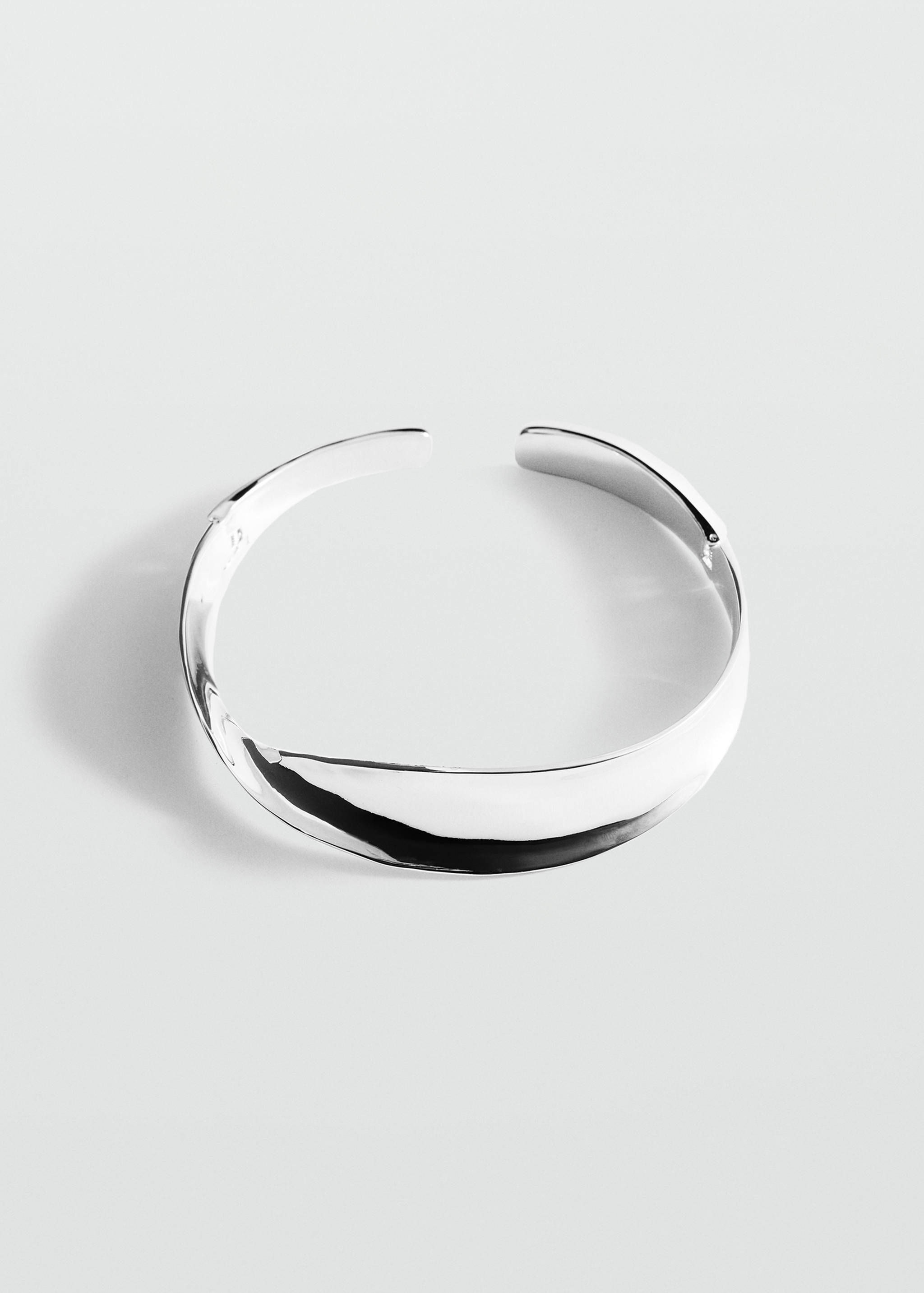 Σκληρό στριφτό κολιέ - Προϊόν χωρίς μοντέλο