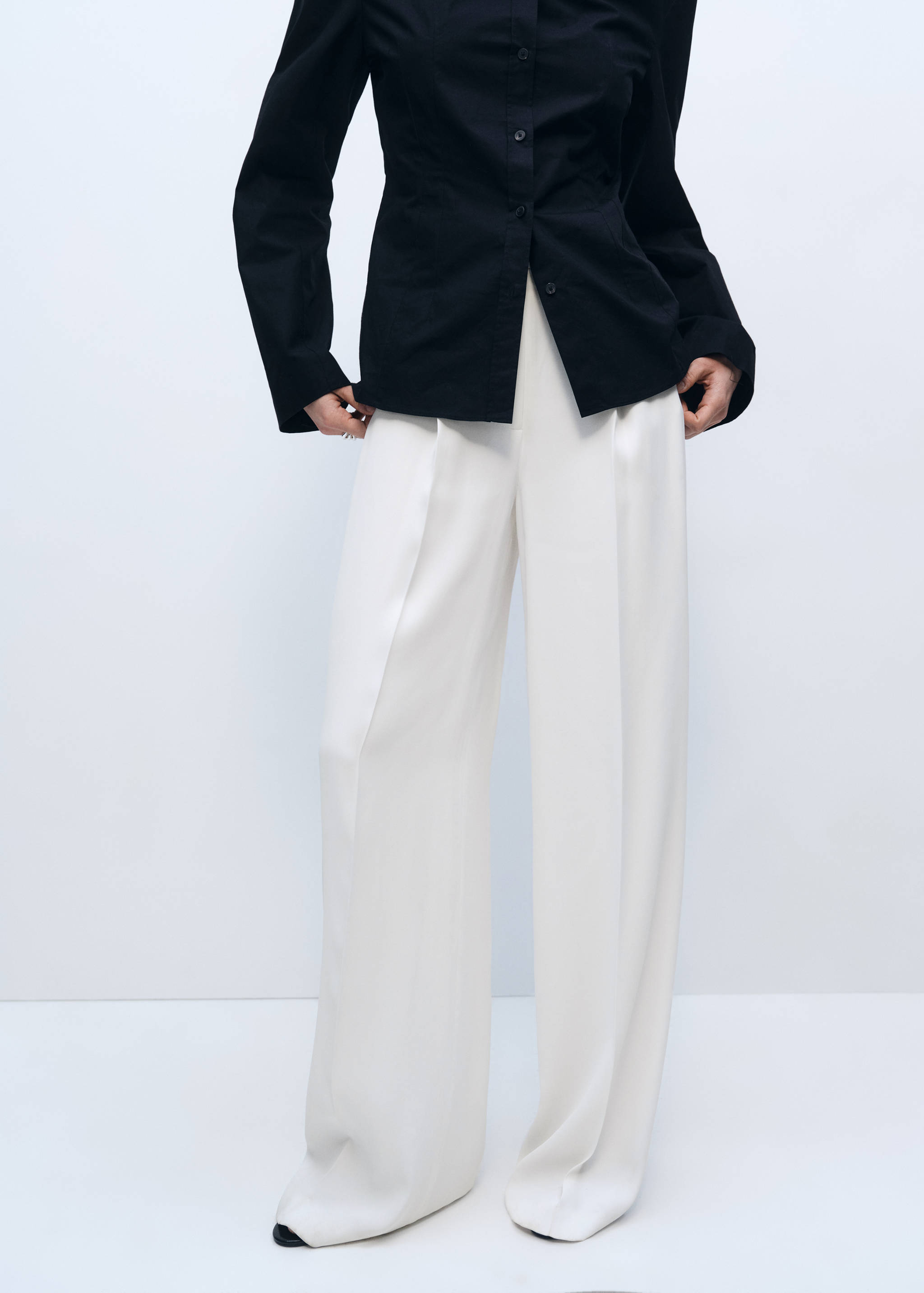 Pantalón traje wide leg pinzas - Plano medio