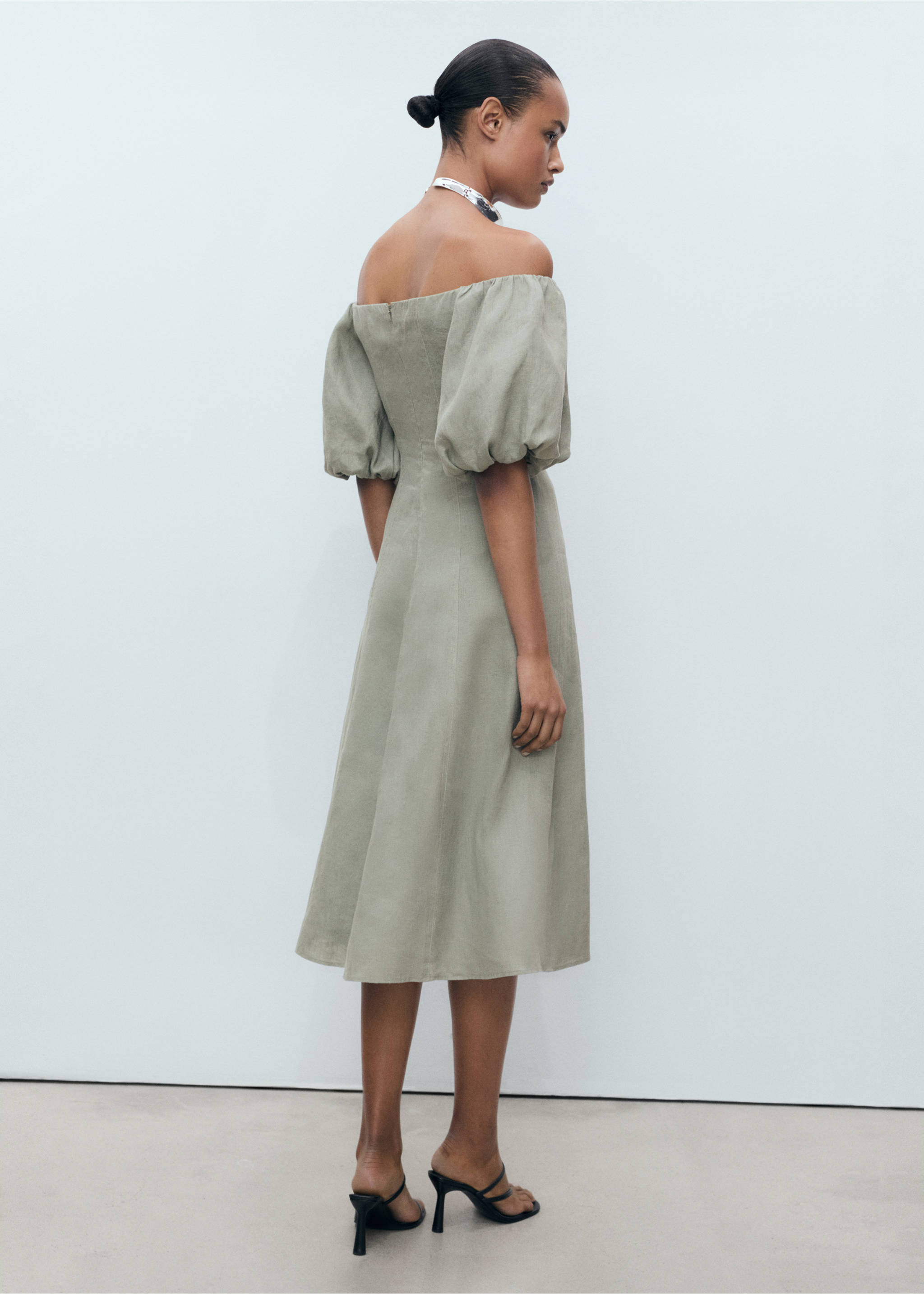 Green off-the-shoulder midi dress with puff sleeves, back view., Green. Ref: 87076712-00.
