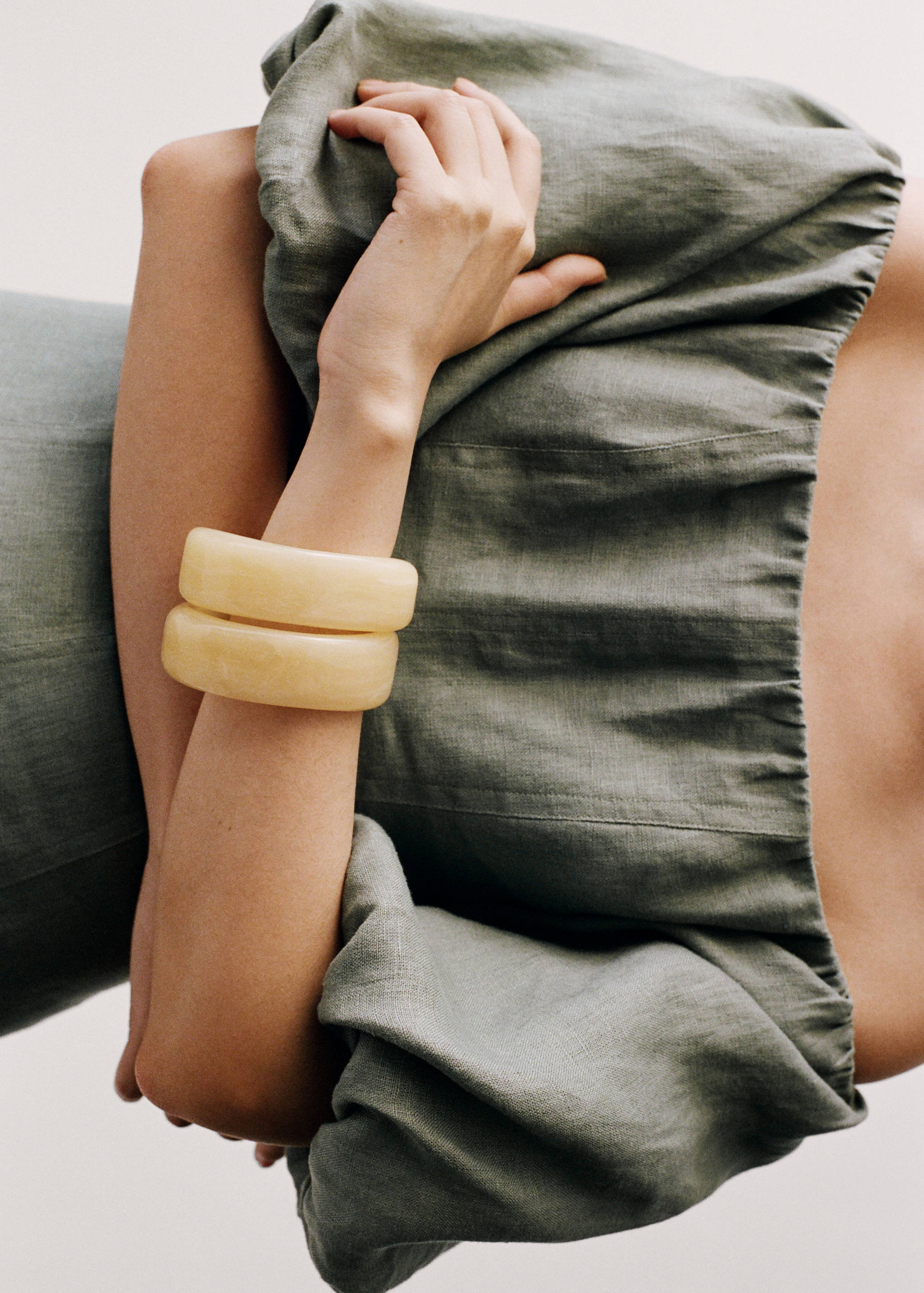 Vestido de linho com mangas abaloadas - Pormenor do artigo 6