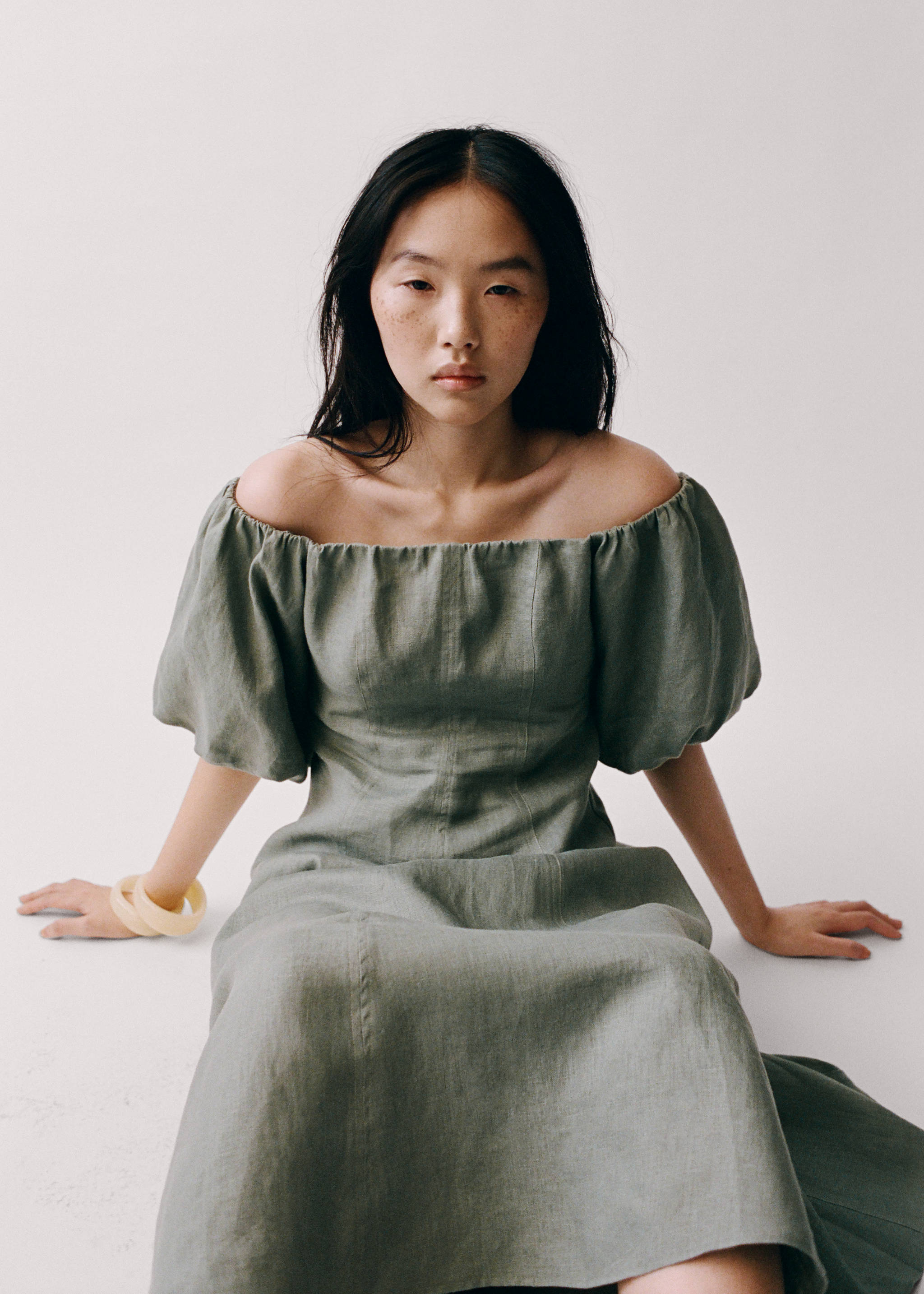 Sage green off-the-shoulder midi dress with short puff sleeves., Green. Ref: 87076712-00.