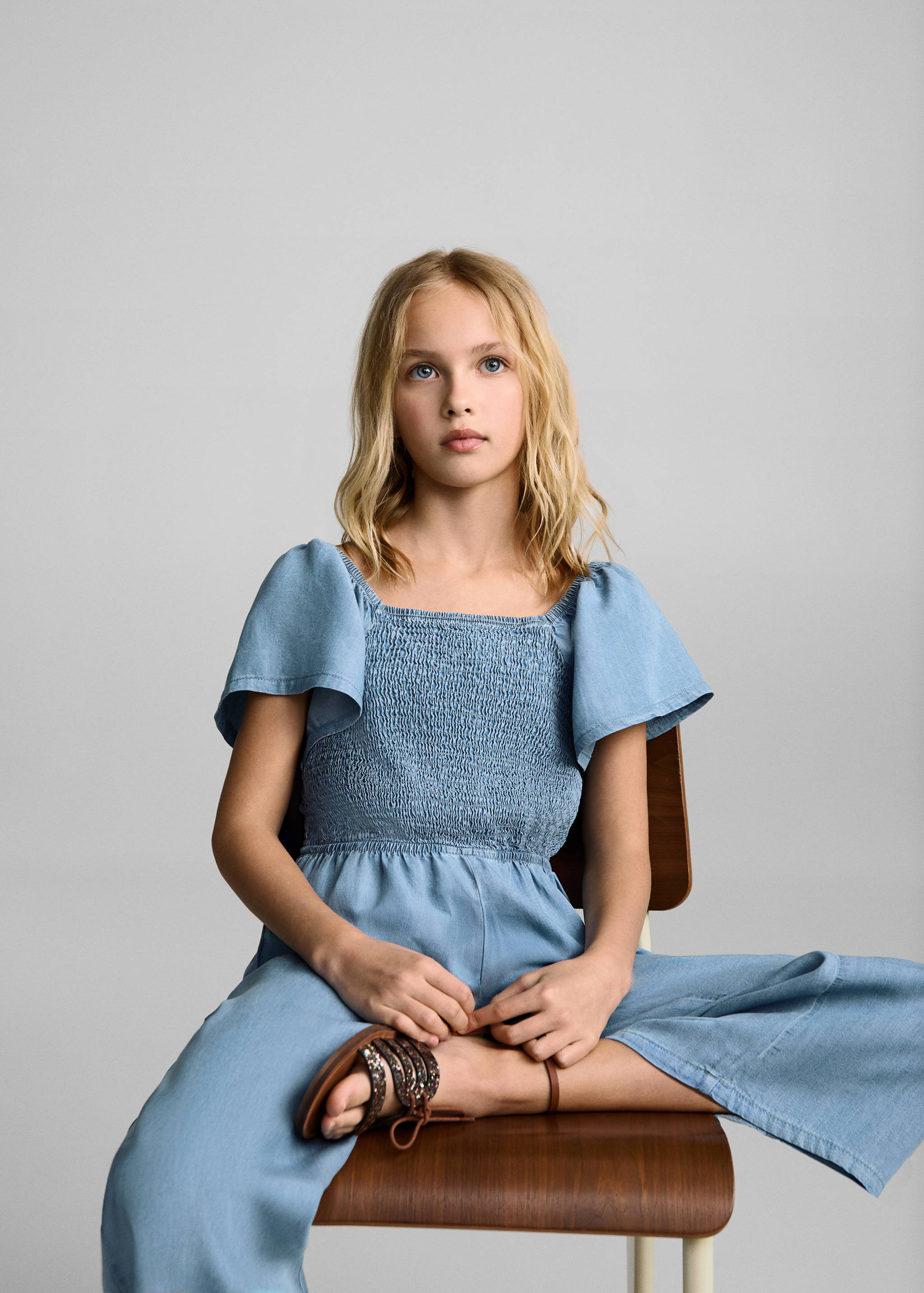 Langer Overall mit Raffdetails - Detail des Artikels 2