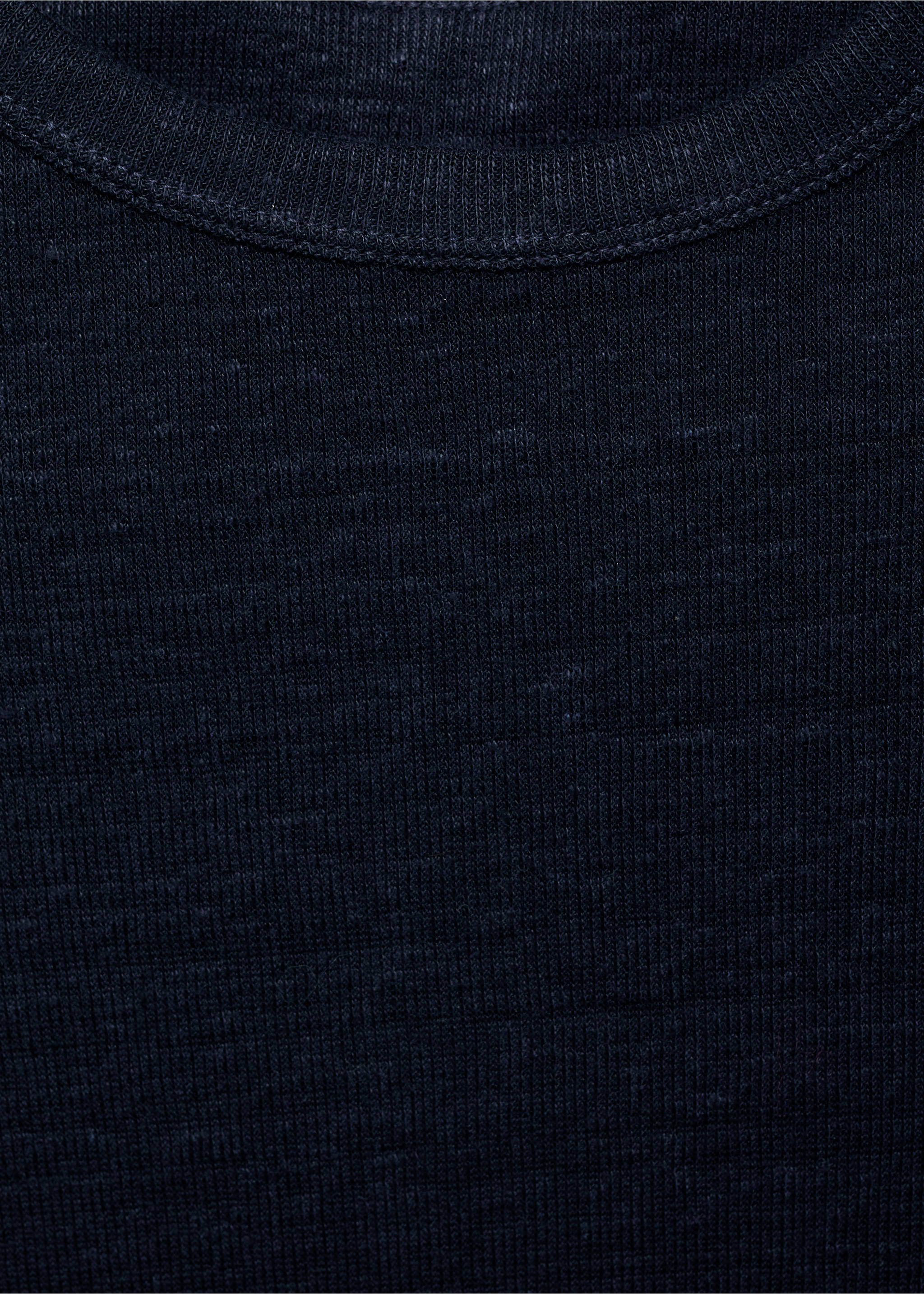 T-shirt lin cintré - Détail de l'article 8, Bleu marine foncé. Ref: 87077165-00.