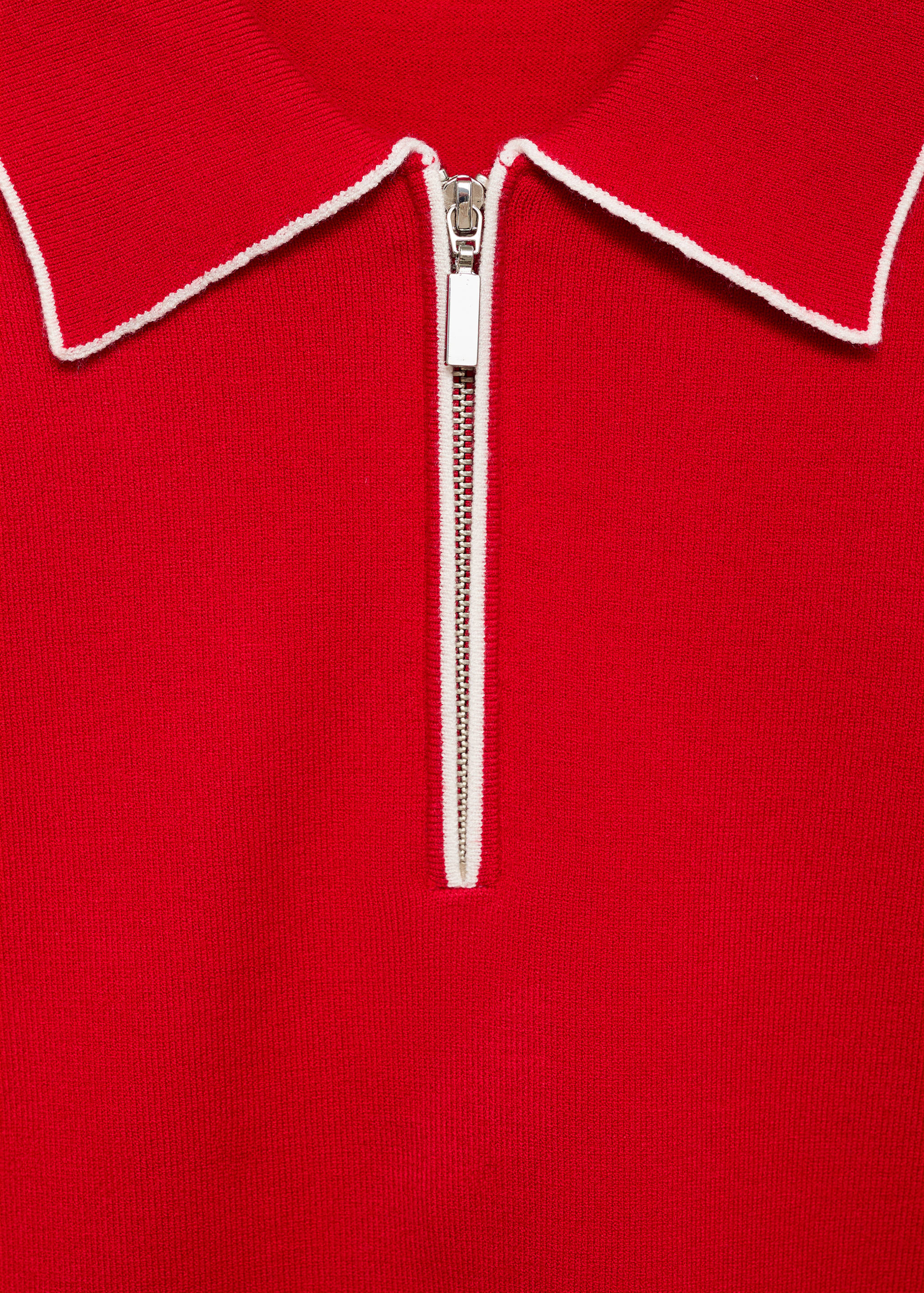 Camisola com gola de polo e debruns em contraste - Pormenor do artigo 8