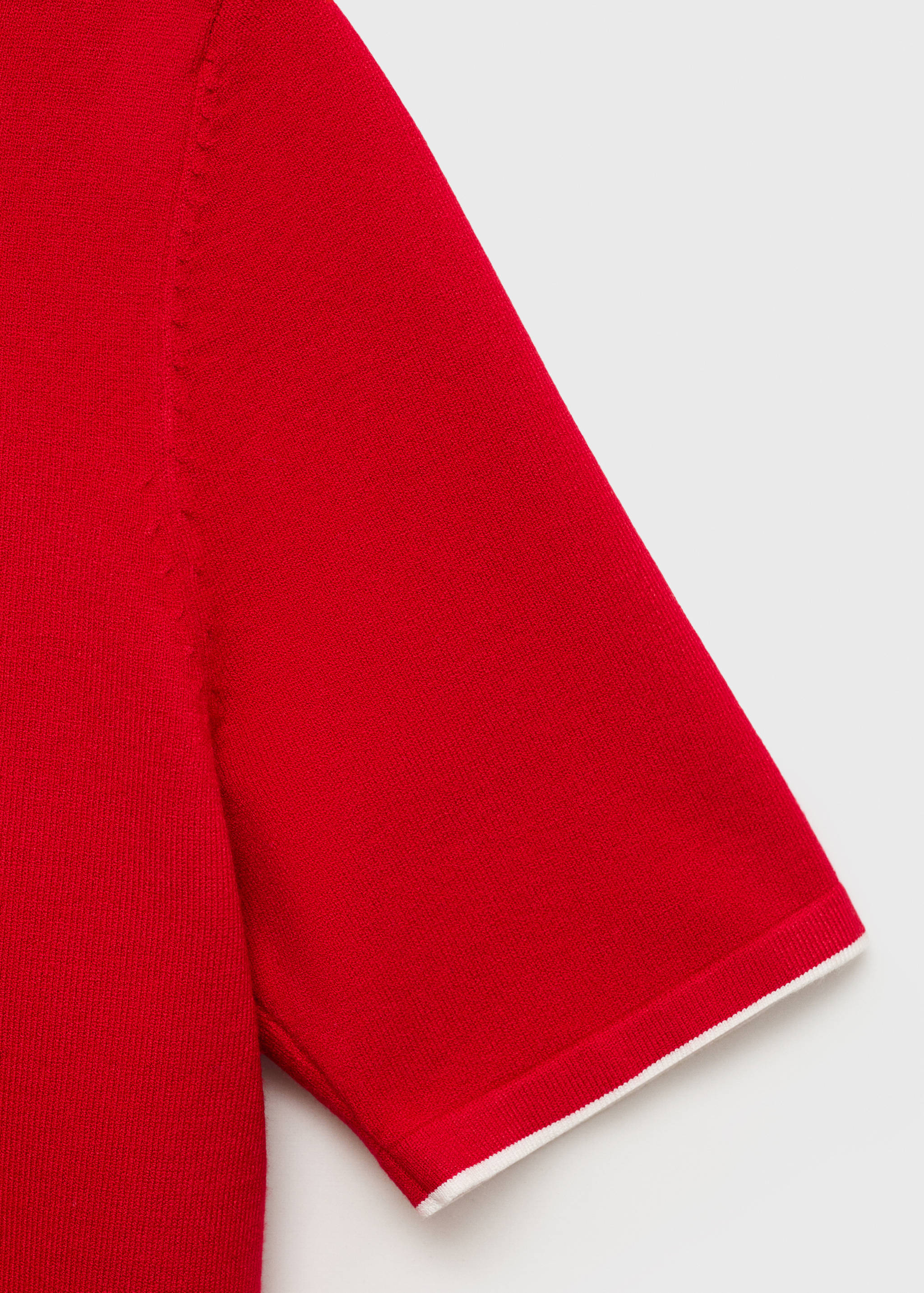 Camisola com gola de polo e debruns em contraste - Pormenor do artigo 0