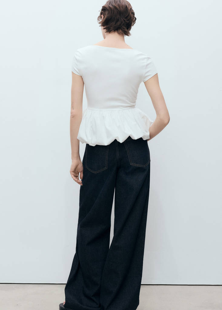 Short-sleeved ruffled top — White