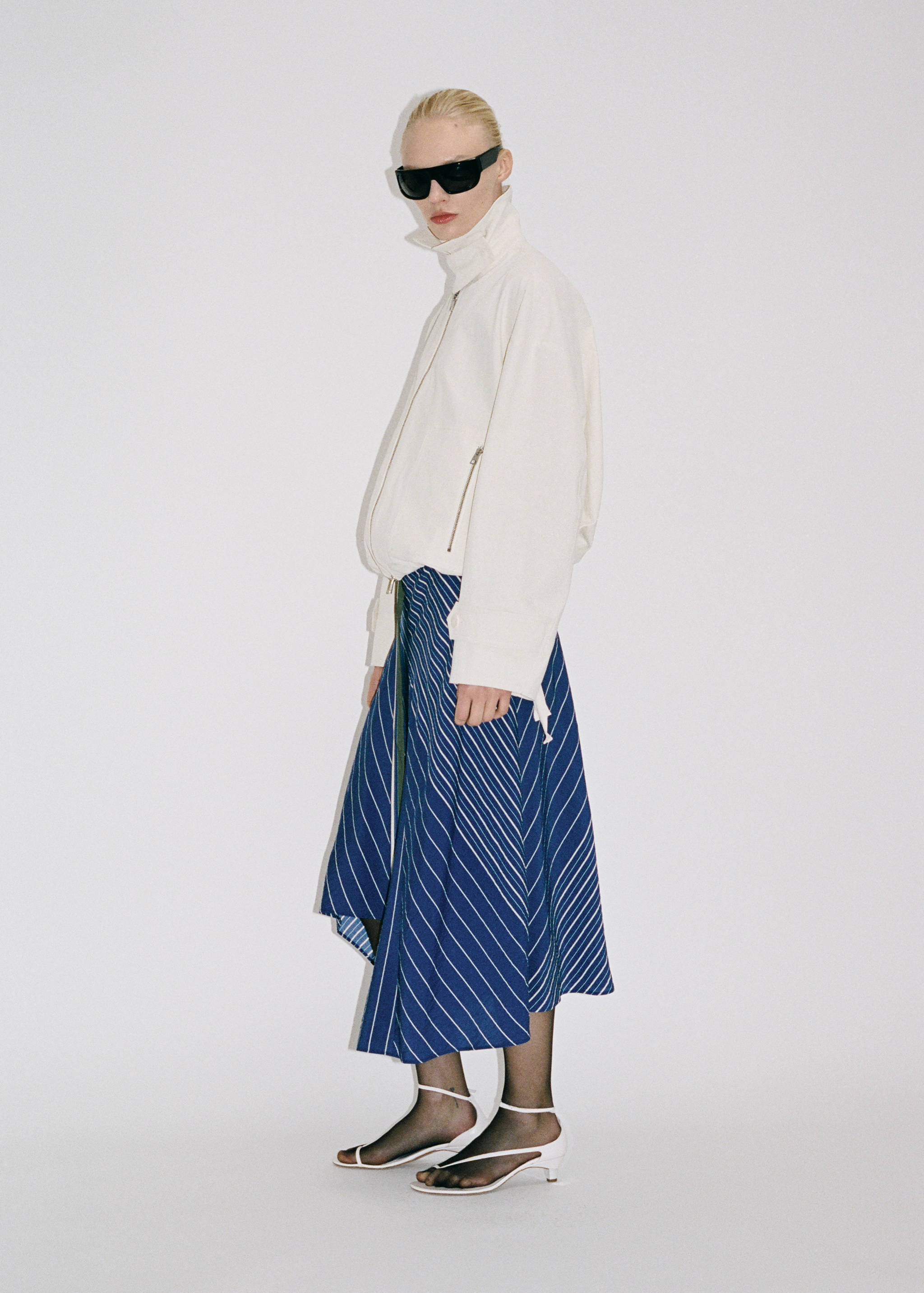 Striped midi-skirt with belt - Details of the article 7