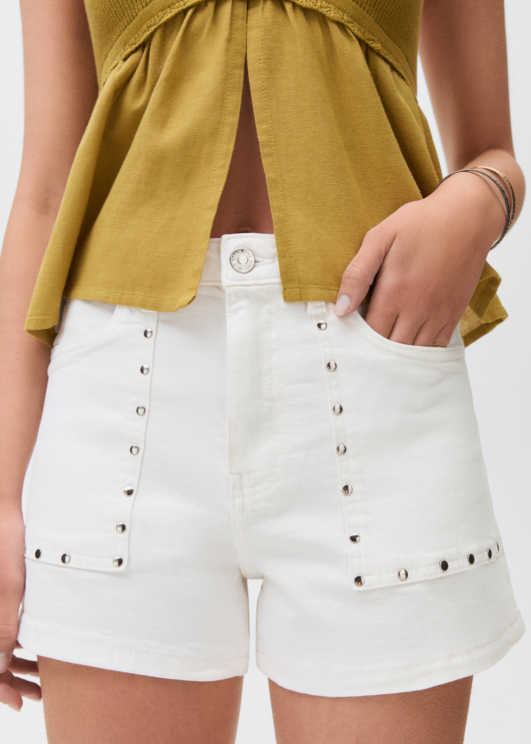 Short en jean à clous - Détail de l'article 6