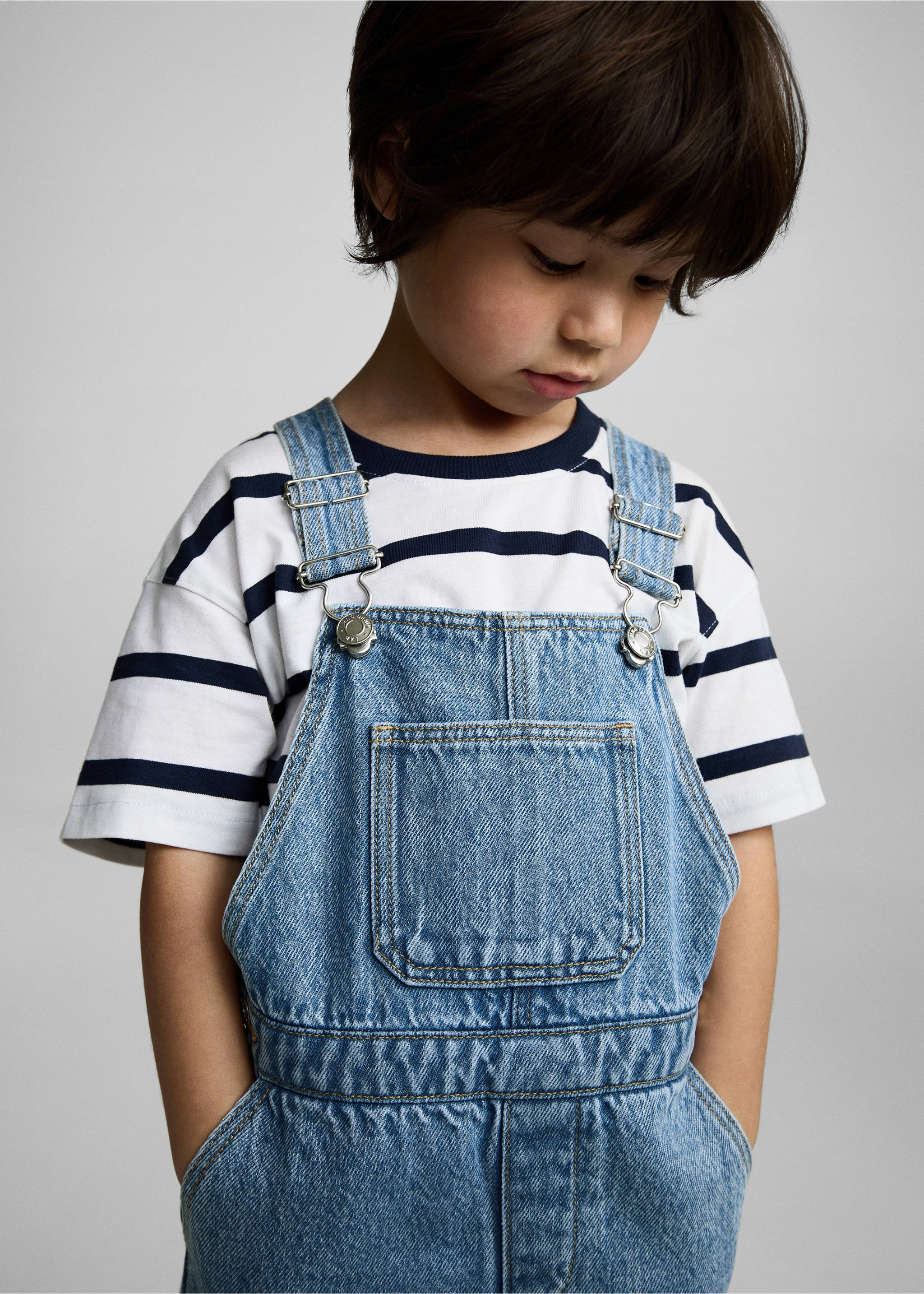 Peto denim corto - Plano medio, Azul medio. Ref: 87077684-00.