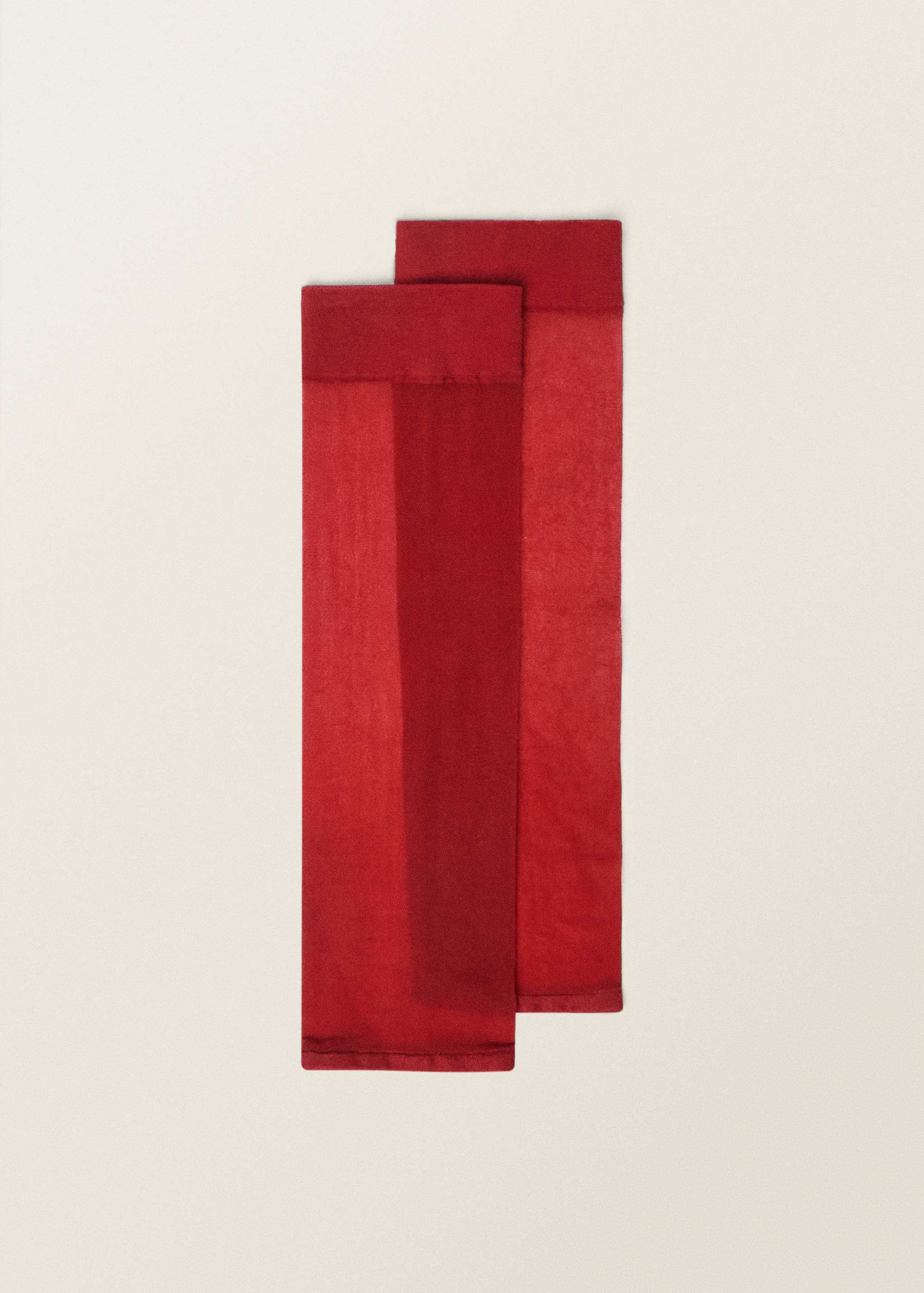 Λεπτές ημιδιάφανες κάλτσες με άνοιγμα - Προϊόν χωρίς μοντέλο