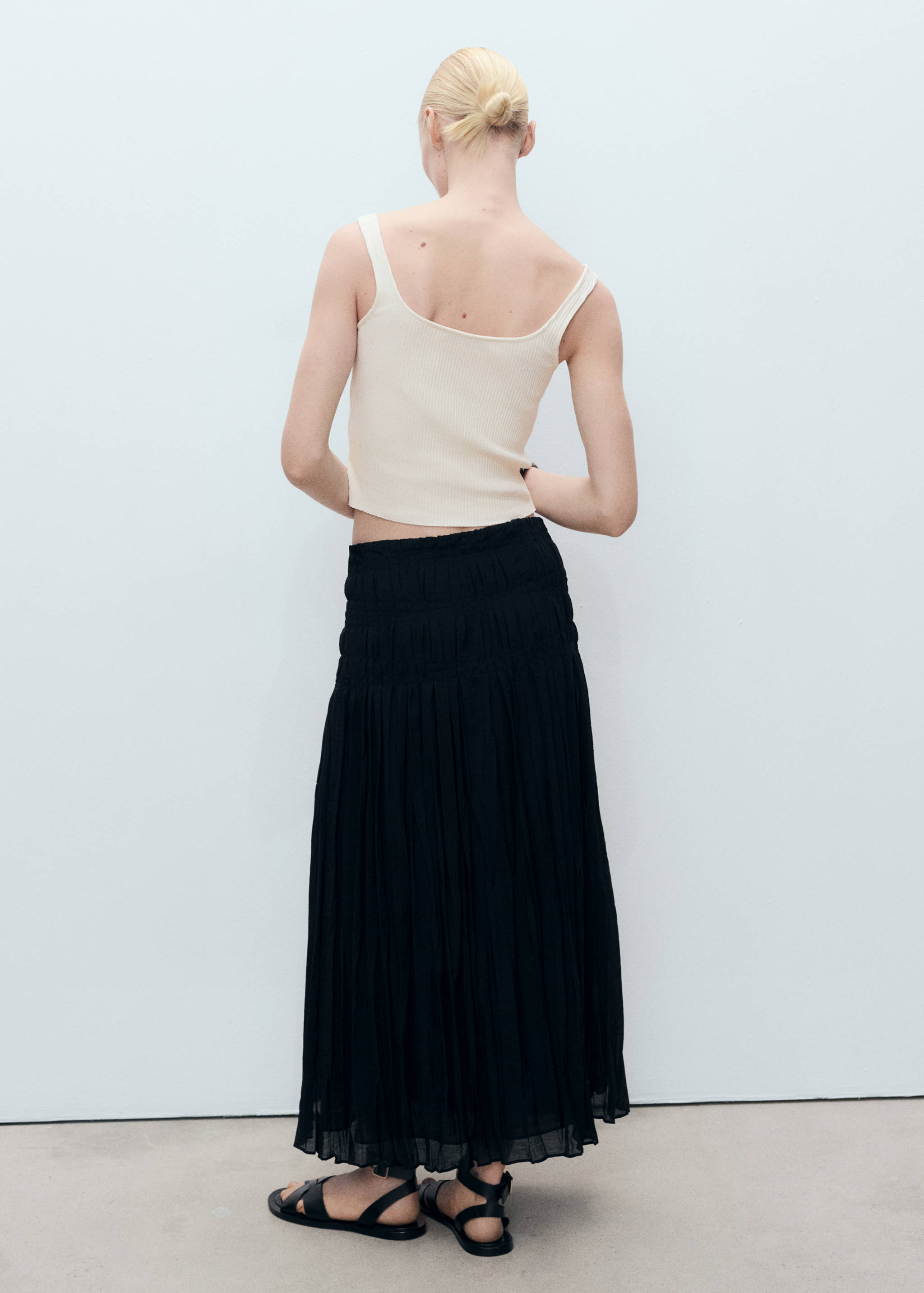 Cotton top with contrasting closure - Reverse of the article