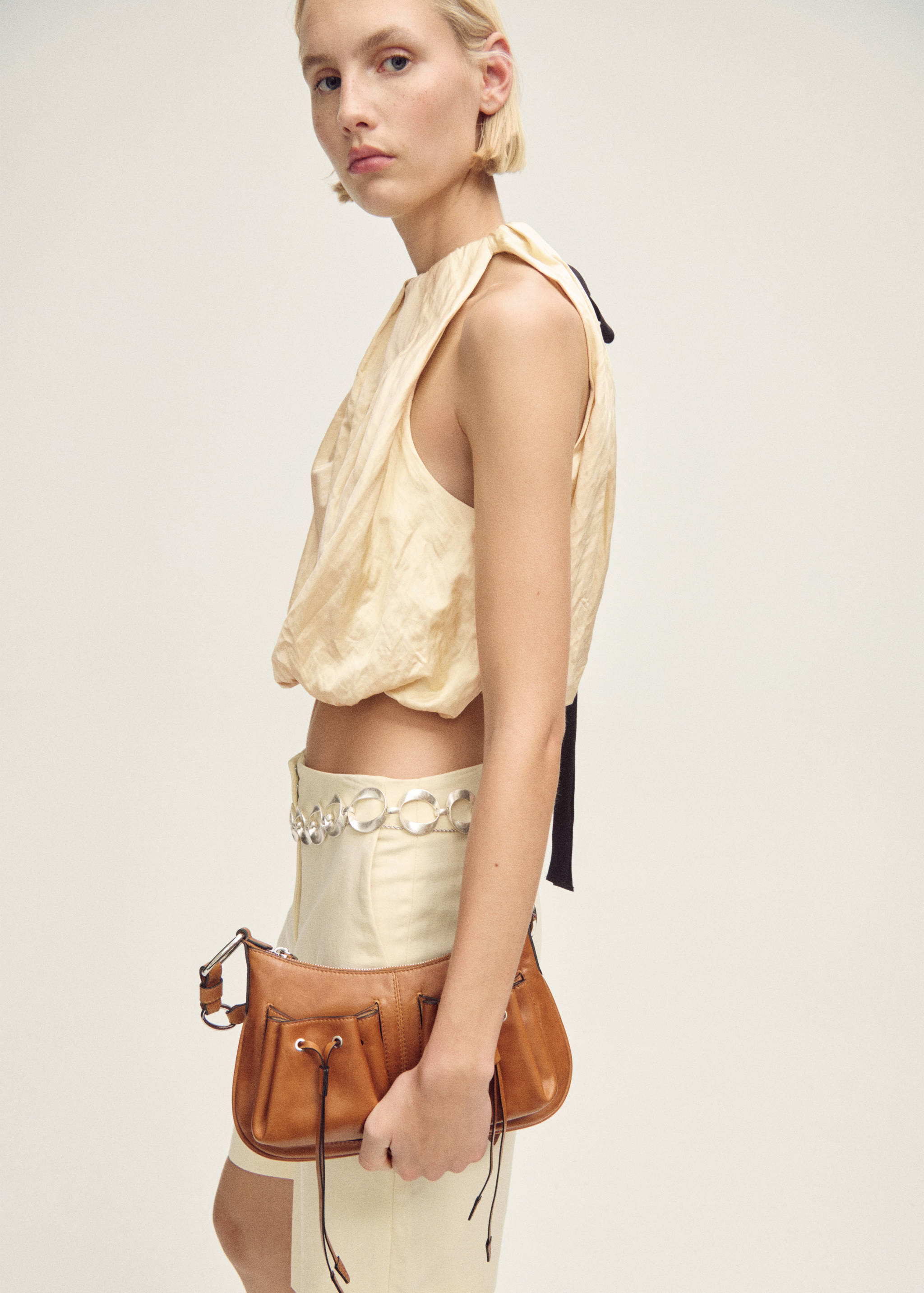 Ballonbluse aus Crinkle-Stoff - Mittlere Ansicht