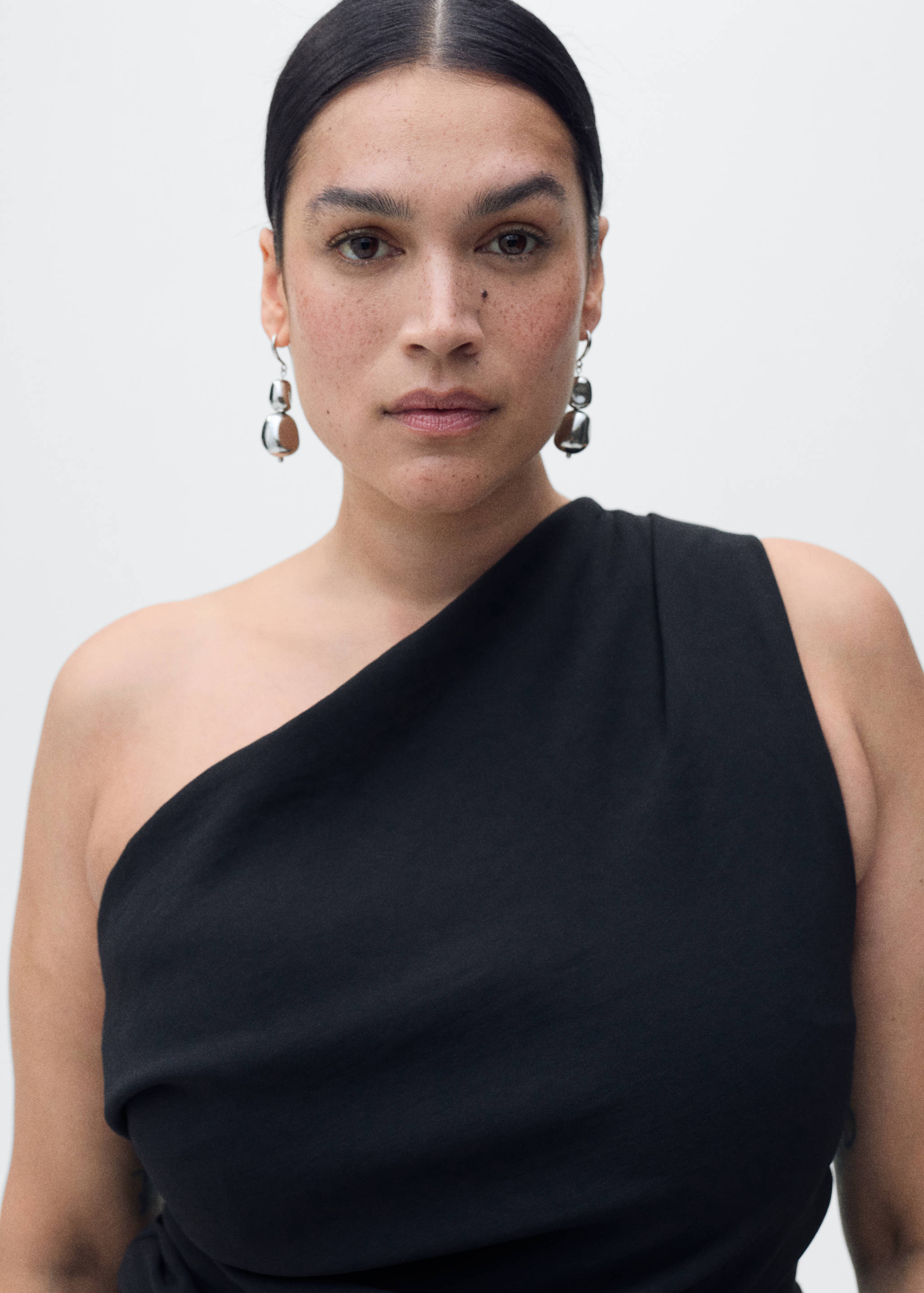 Asymmetrical jumpsuit with draped detail - Details of the article 4