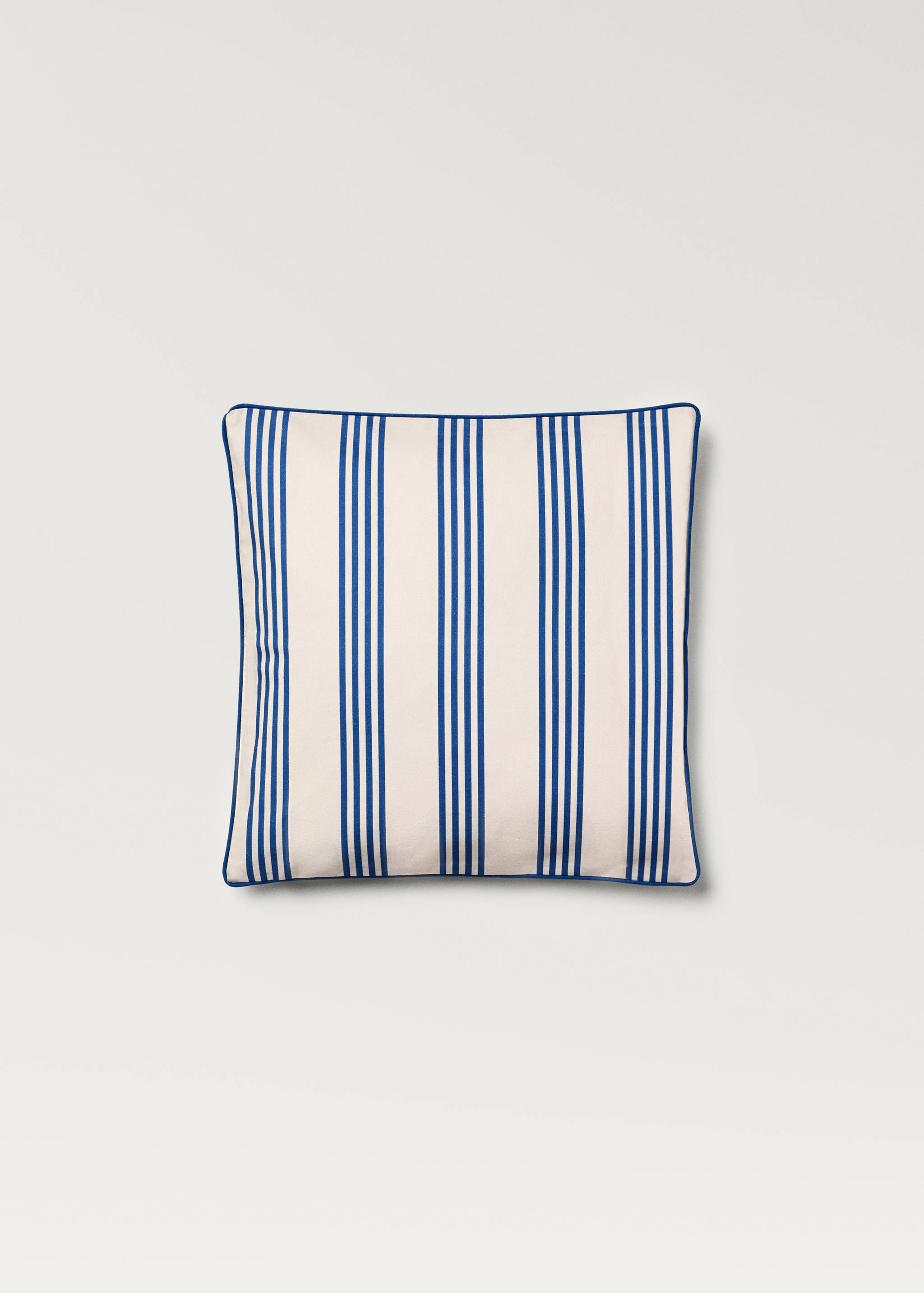 Wasserabweisender Kissenbezug mit Streifenmuster, 45 x 45 cm - Artikel ohne Model