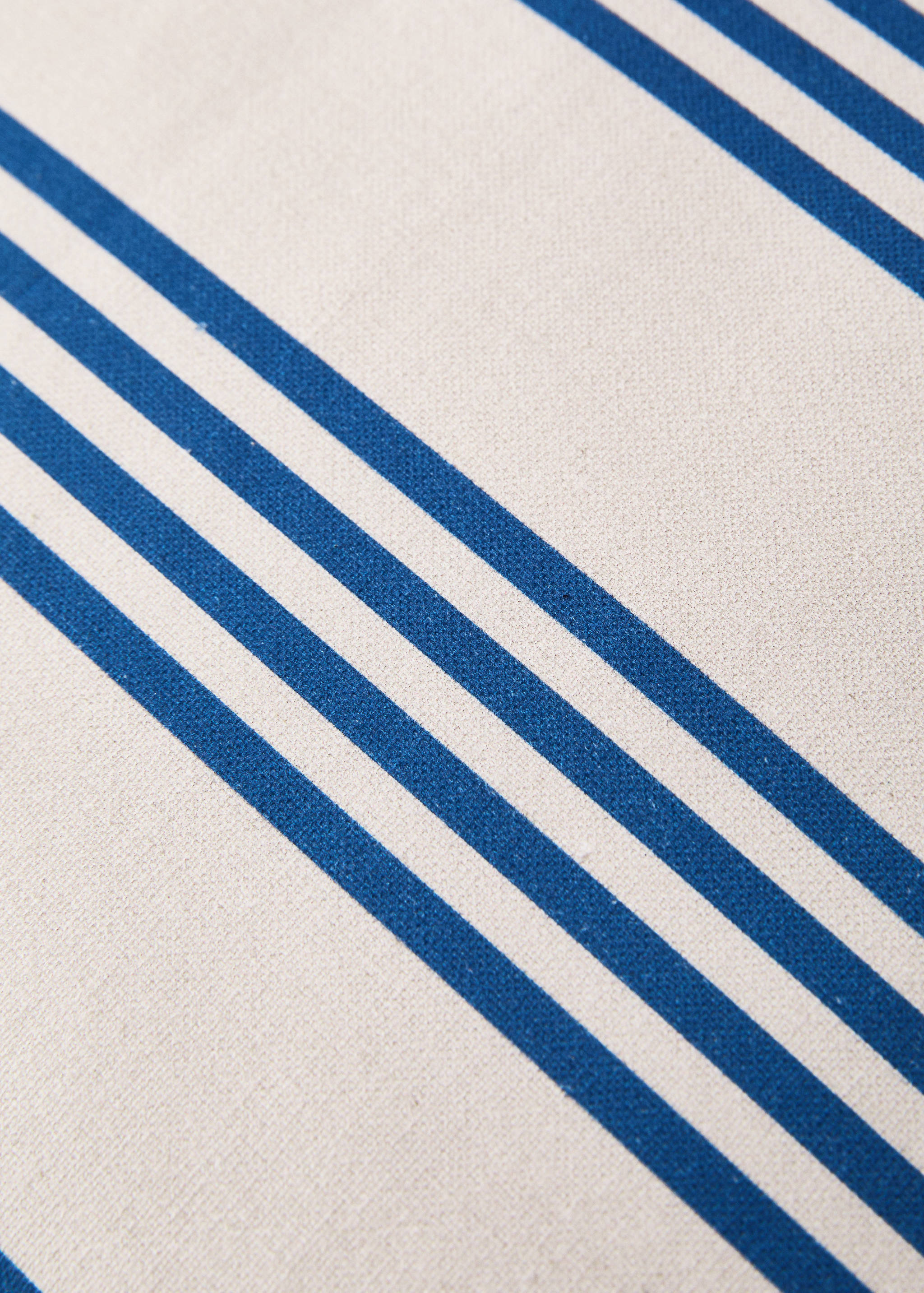 Wasserabweisender Kissenbezug mit Streifenmuster, 45 x 45 cm - Detail des Artikels 3
