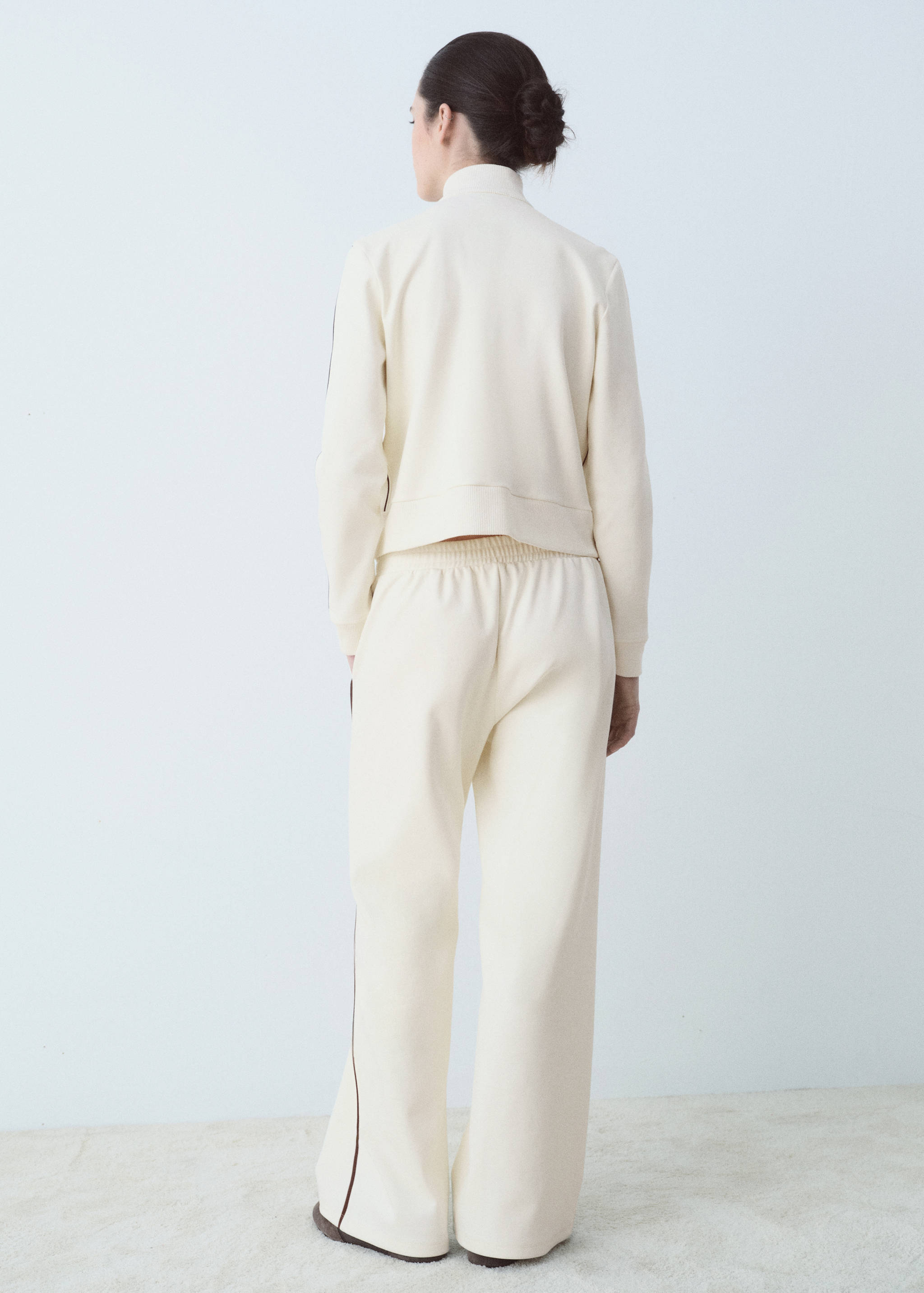 Katoenen joggingbroek met contrasterende streep - Achterkant van het artikel