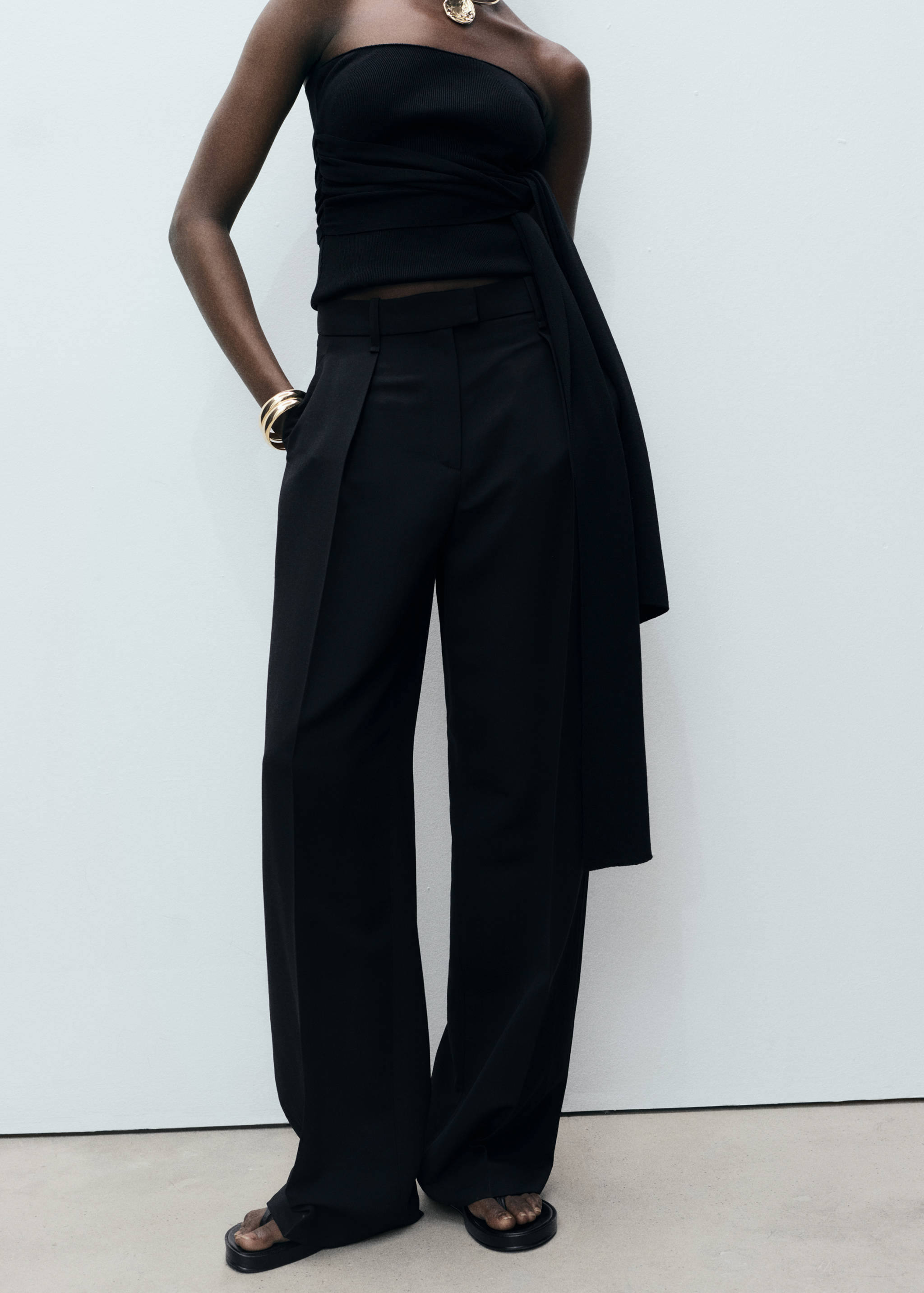 Pantalón lyocell recto pinzas - Plano medio