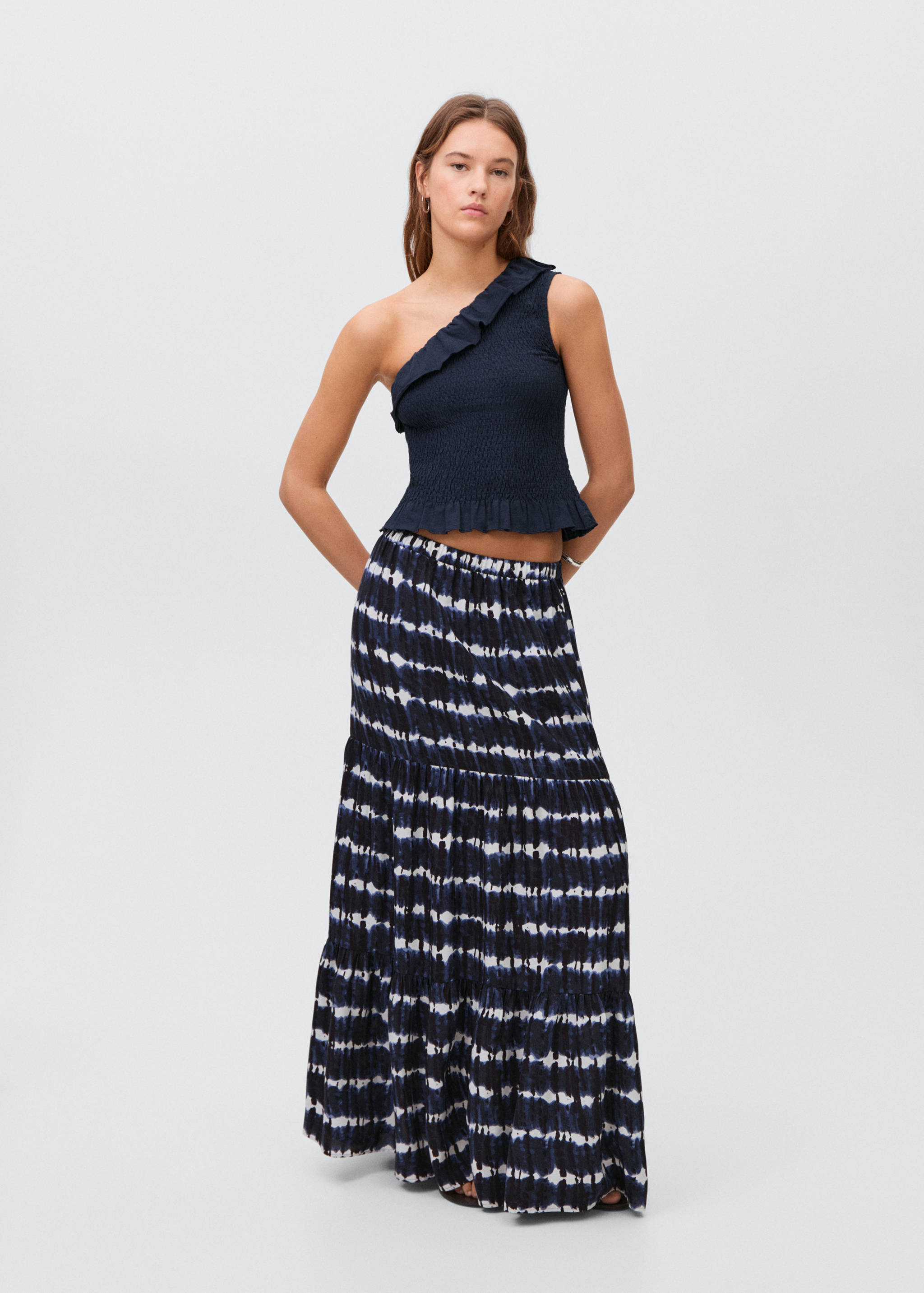 Asymmetric flounces top - General plane