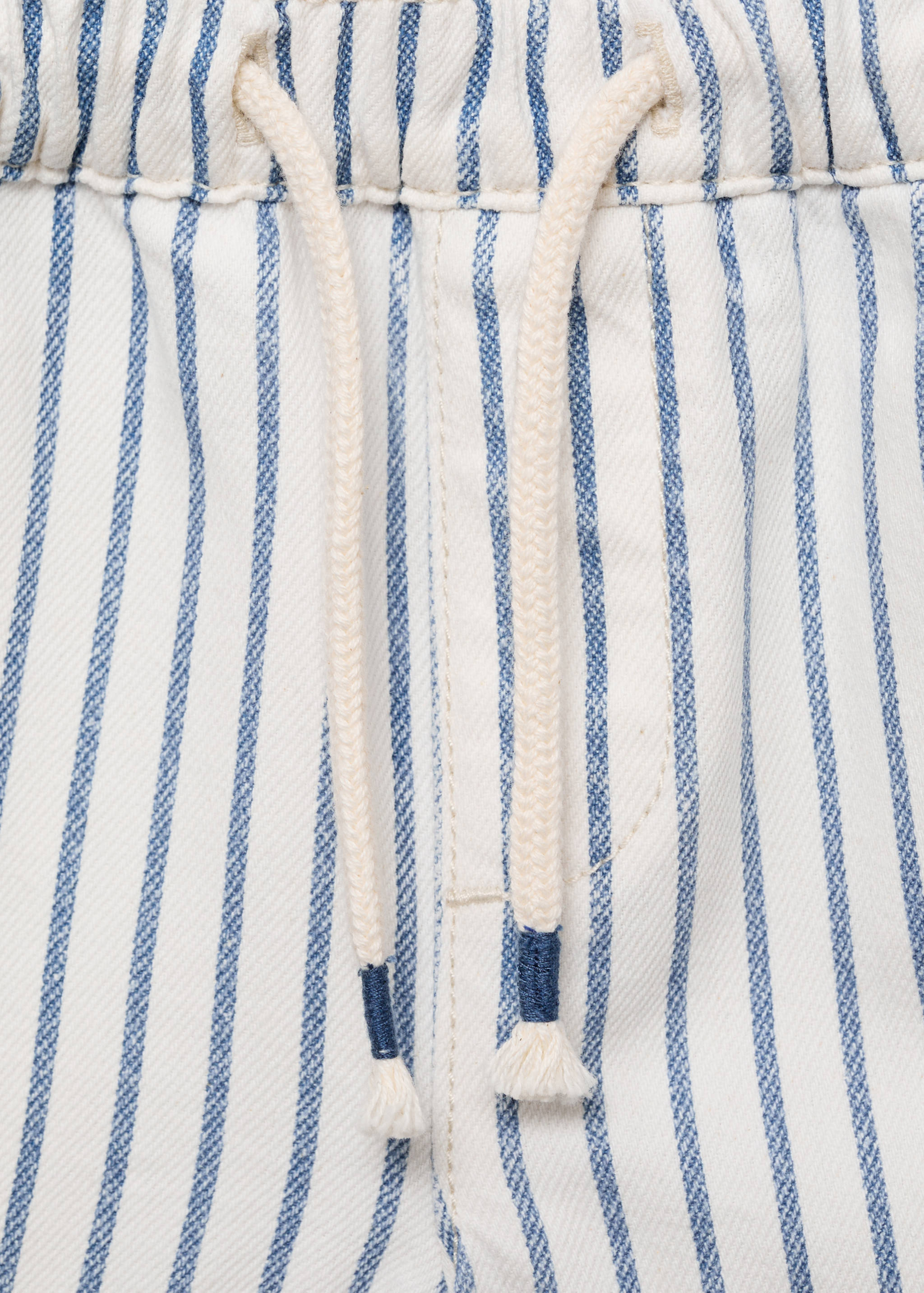 Striped bermuda shorts with drawstring - Details of the article 8