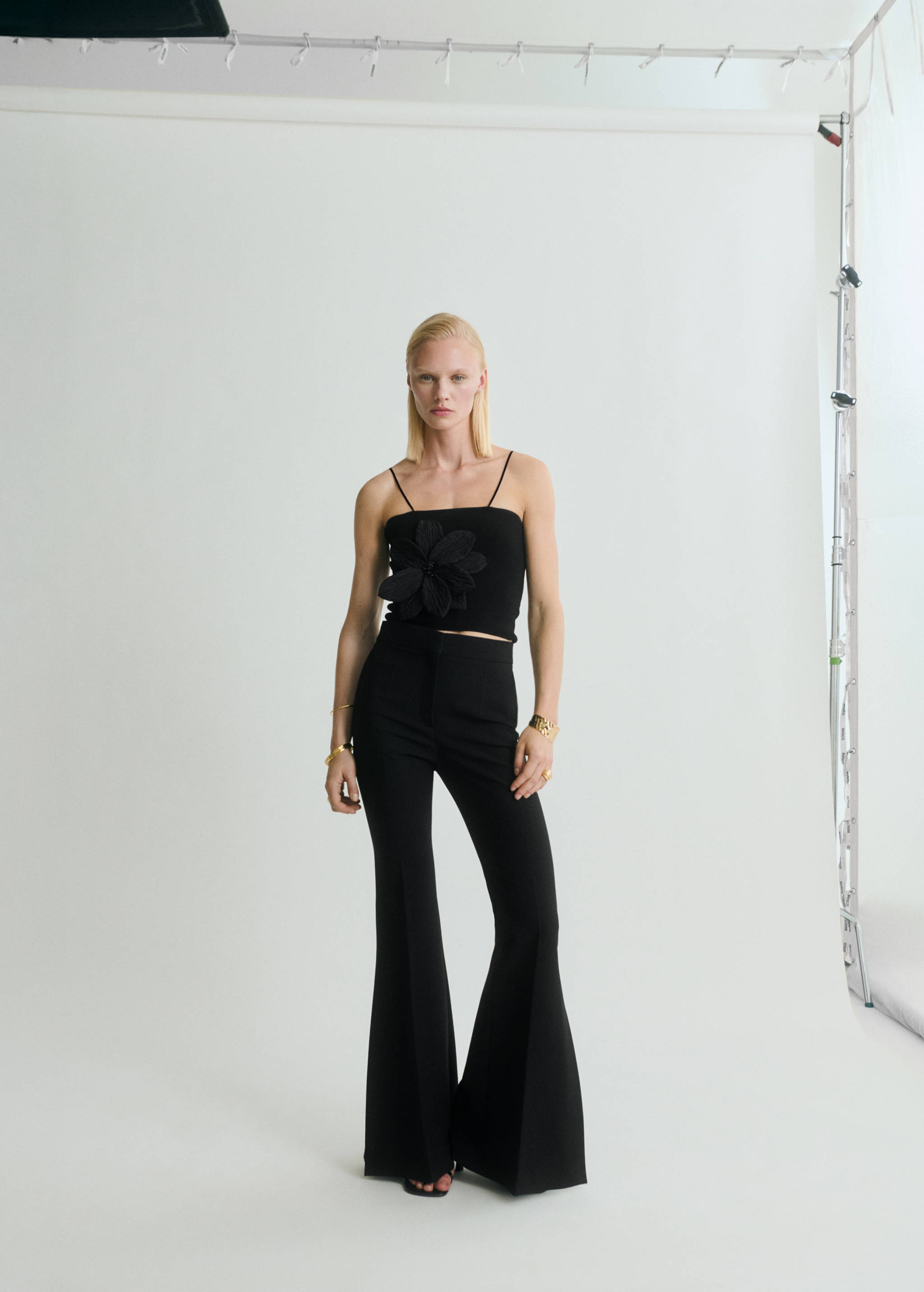 Maxi-flower knitted top with straps - General plane