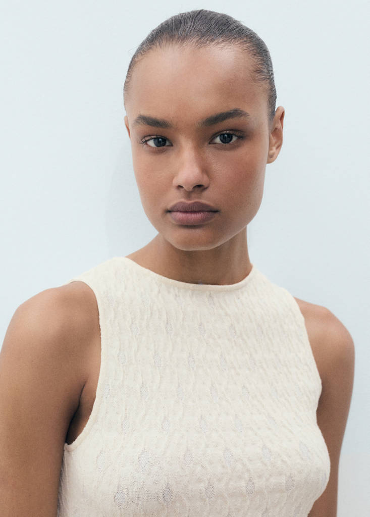 Fitted textured knitted dress — Ecru