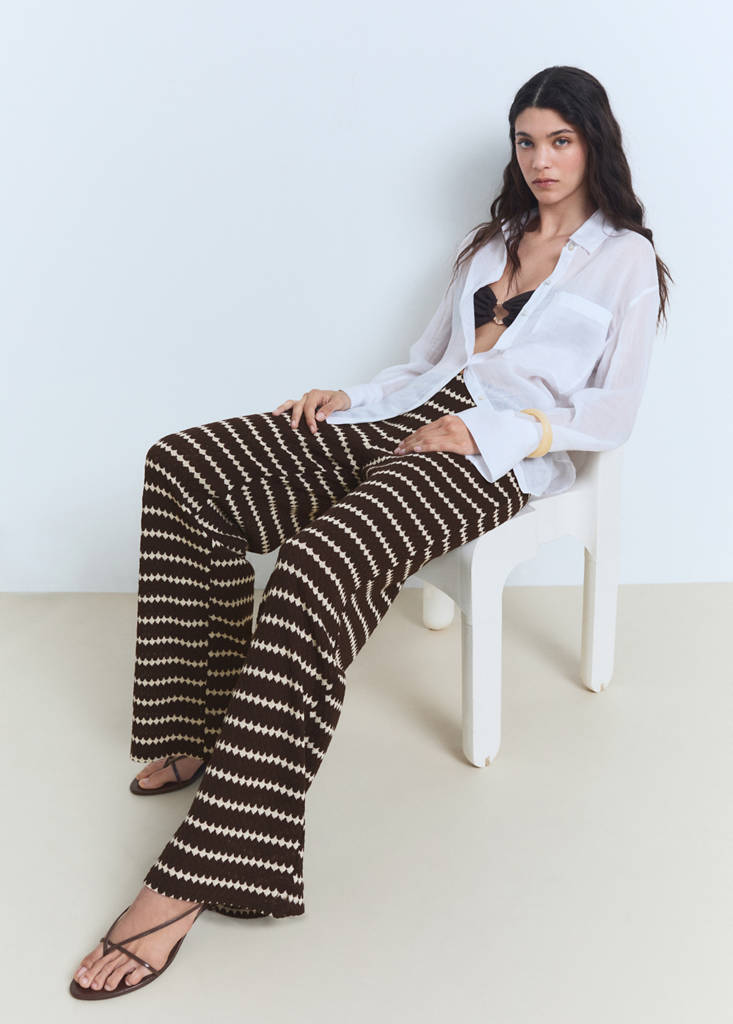 Knitted trousers with geometric print — Brown