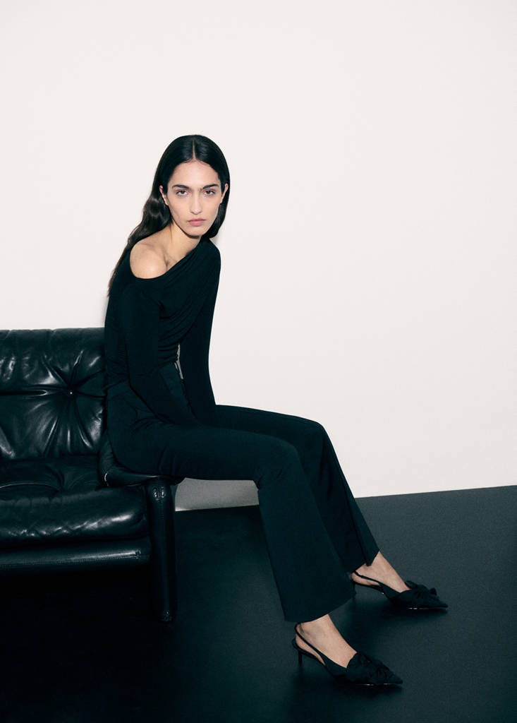 Knot heel shoes — Black