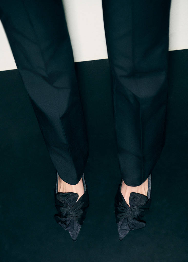 Knot heel shoes — Black