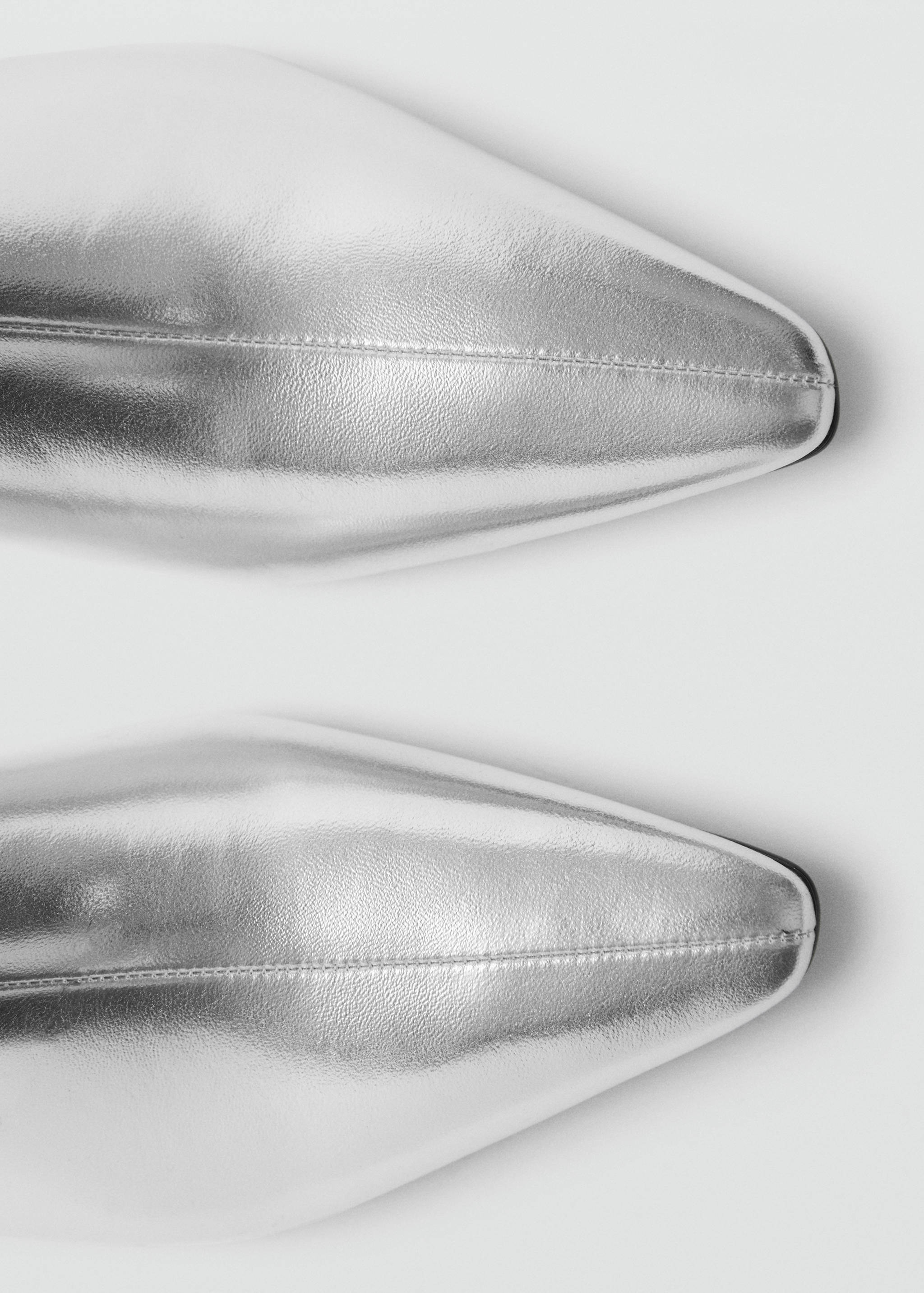 Metallic-effect pointed-toe boots - Details of the article 2