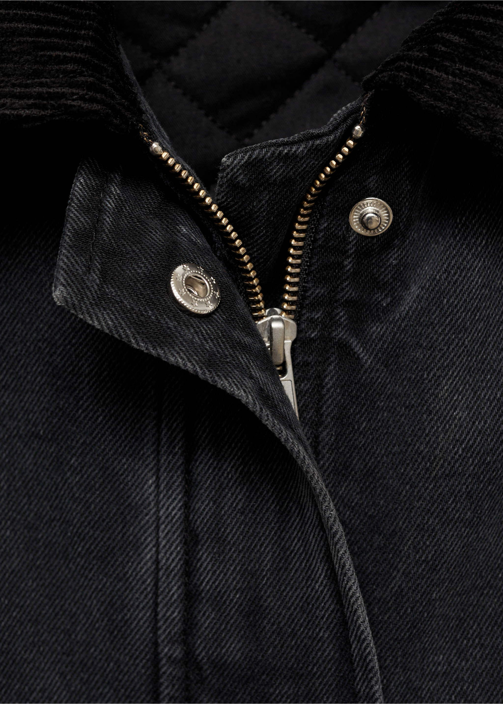 Cazadora bolsillos cuello pana - Detalle del artículo 8, Denim negro. Ref: 87080424-00.