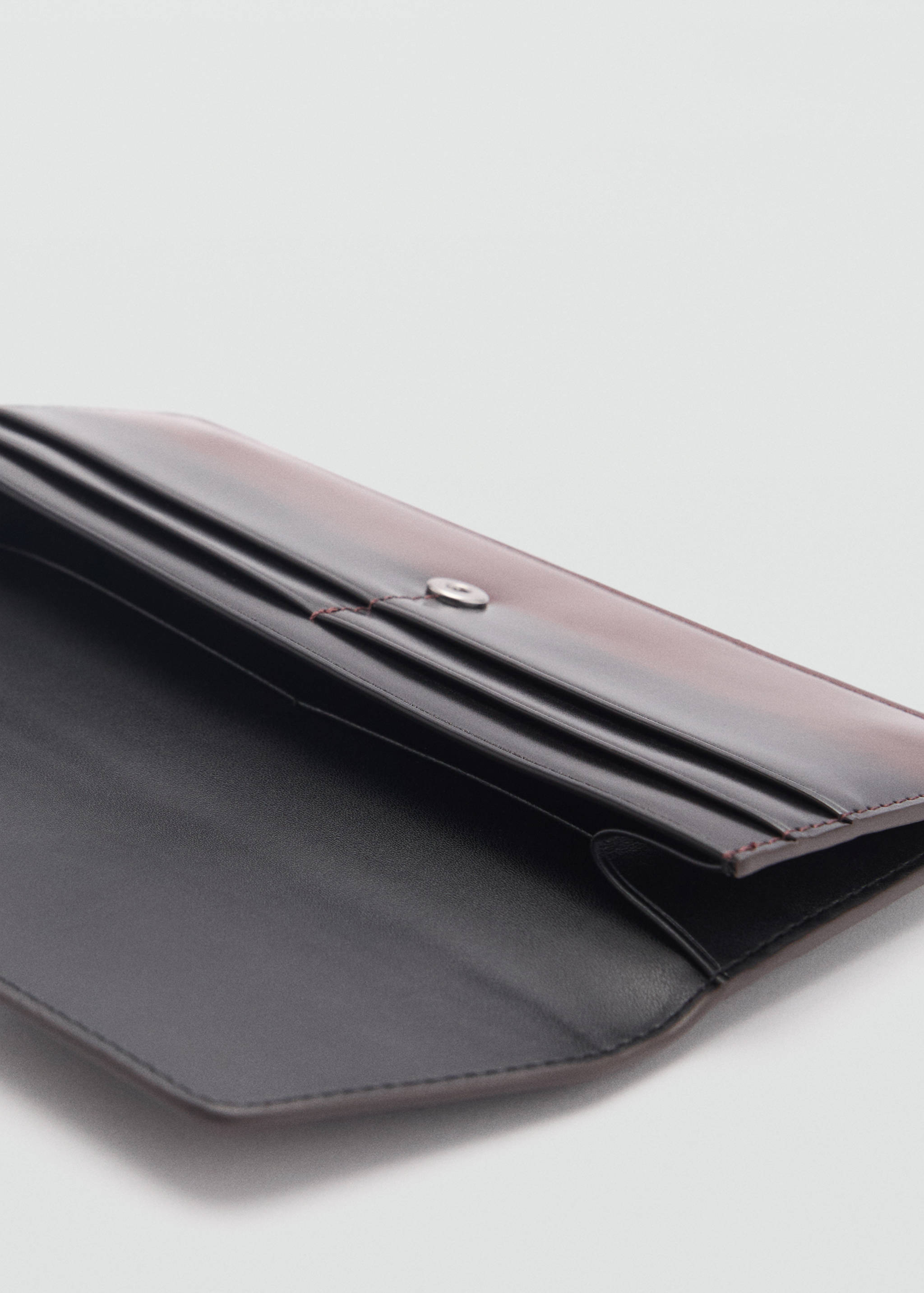 Gradient effect wallet - Details of the article 1