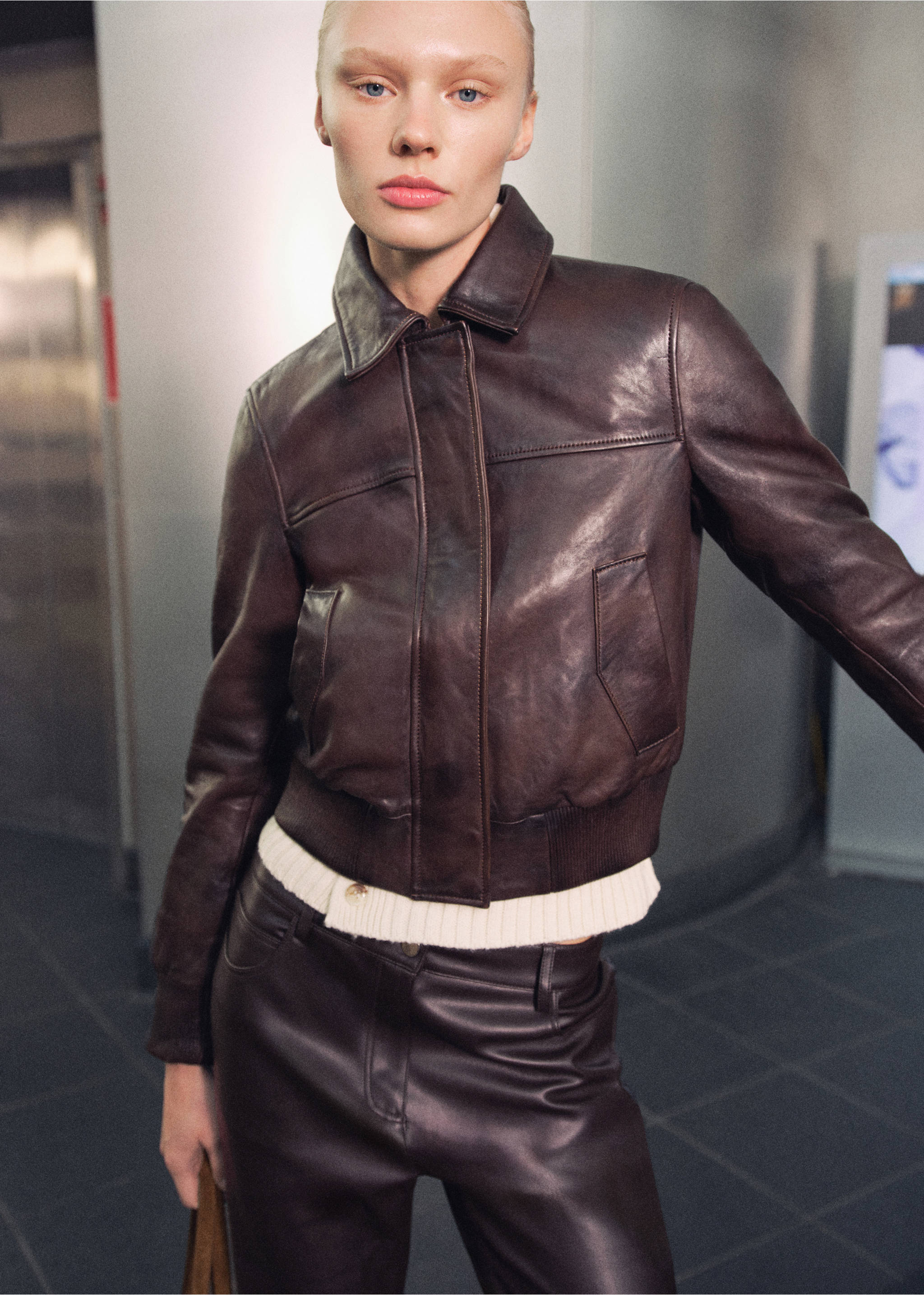 Leather bomber jacket - Details of the article 3, Brown. Ref: 87080440-00.