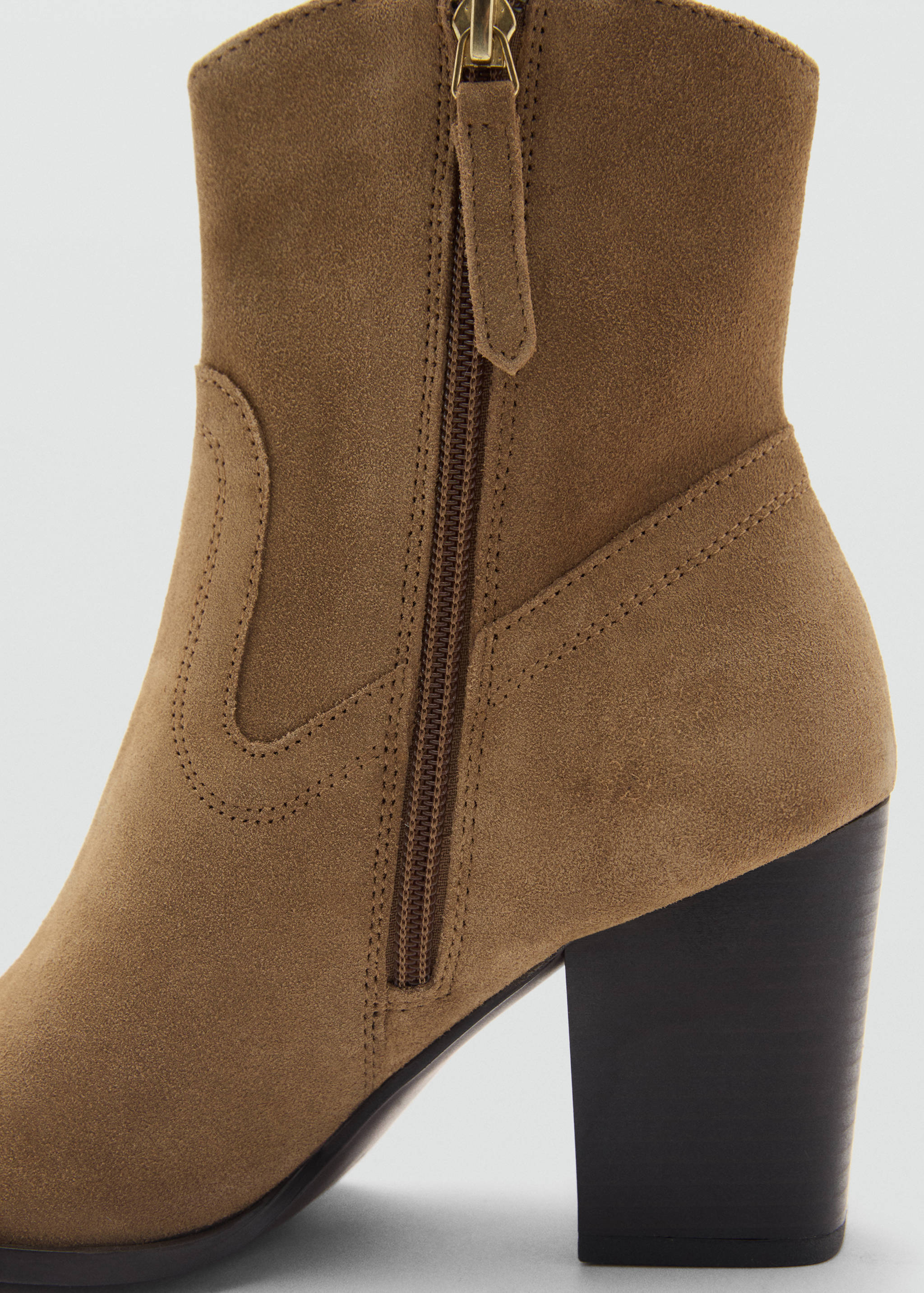 Suede leather ankle boots - Details of the article 1
