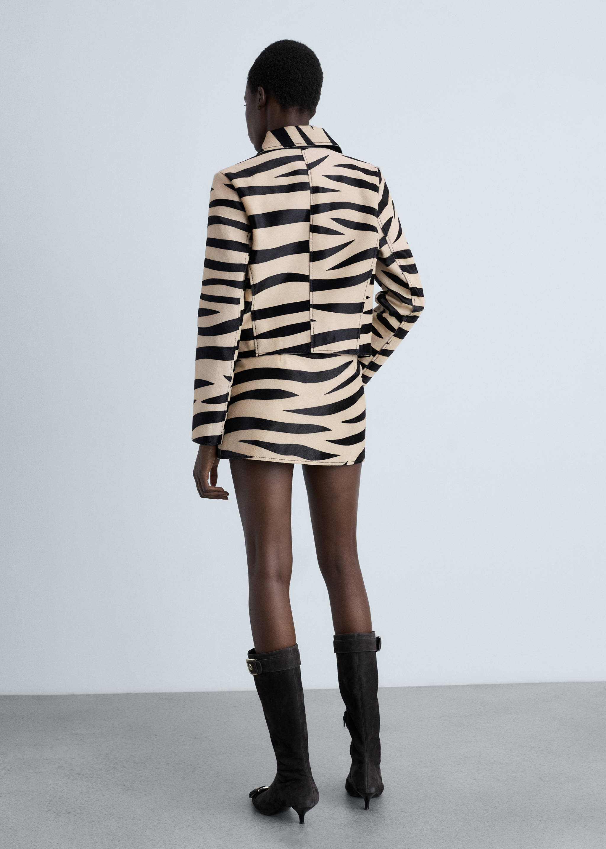 Zebra-print fur jacket - Reverse of the article