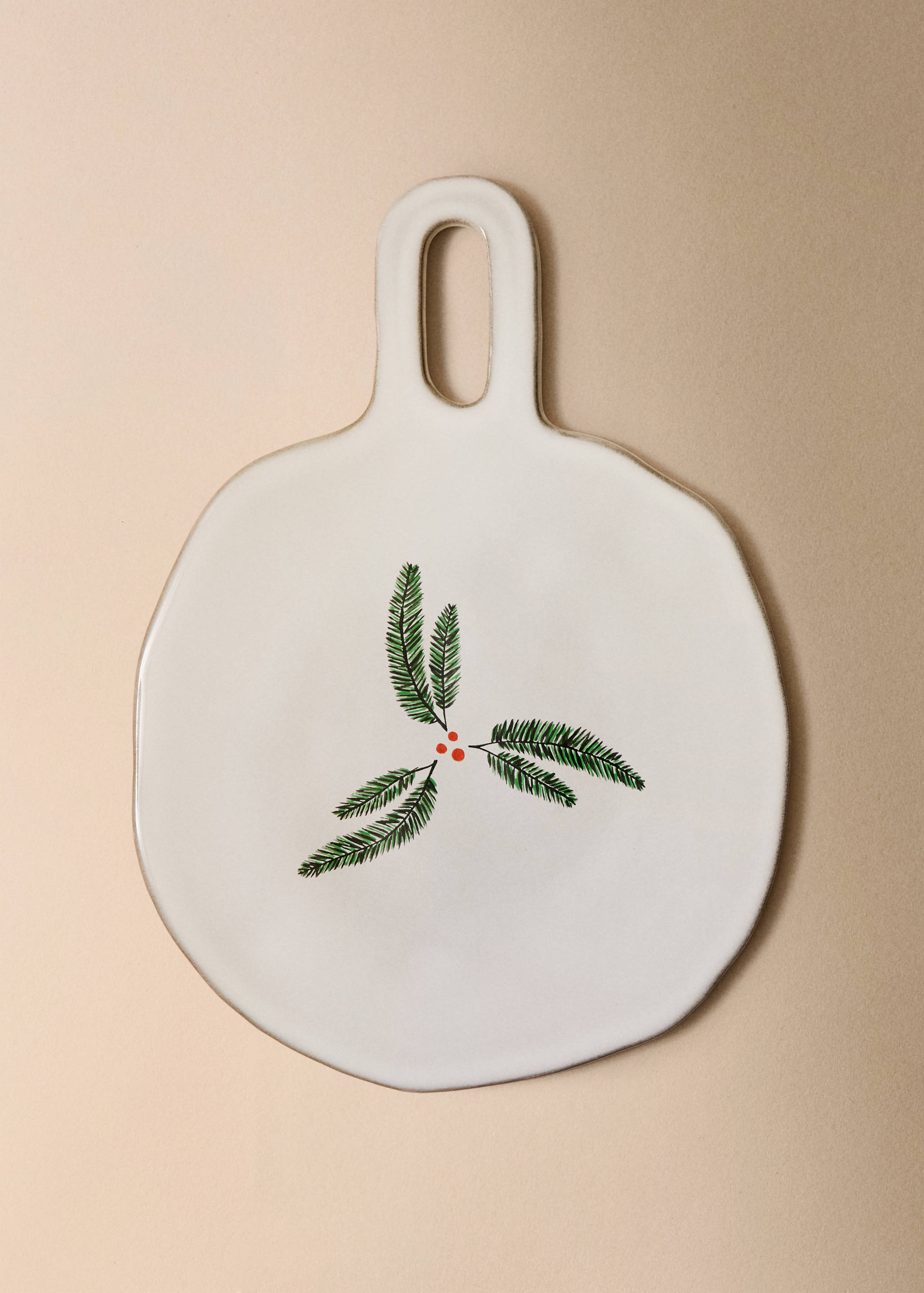 Round hand-painted stoneware serving dish - General plane