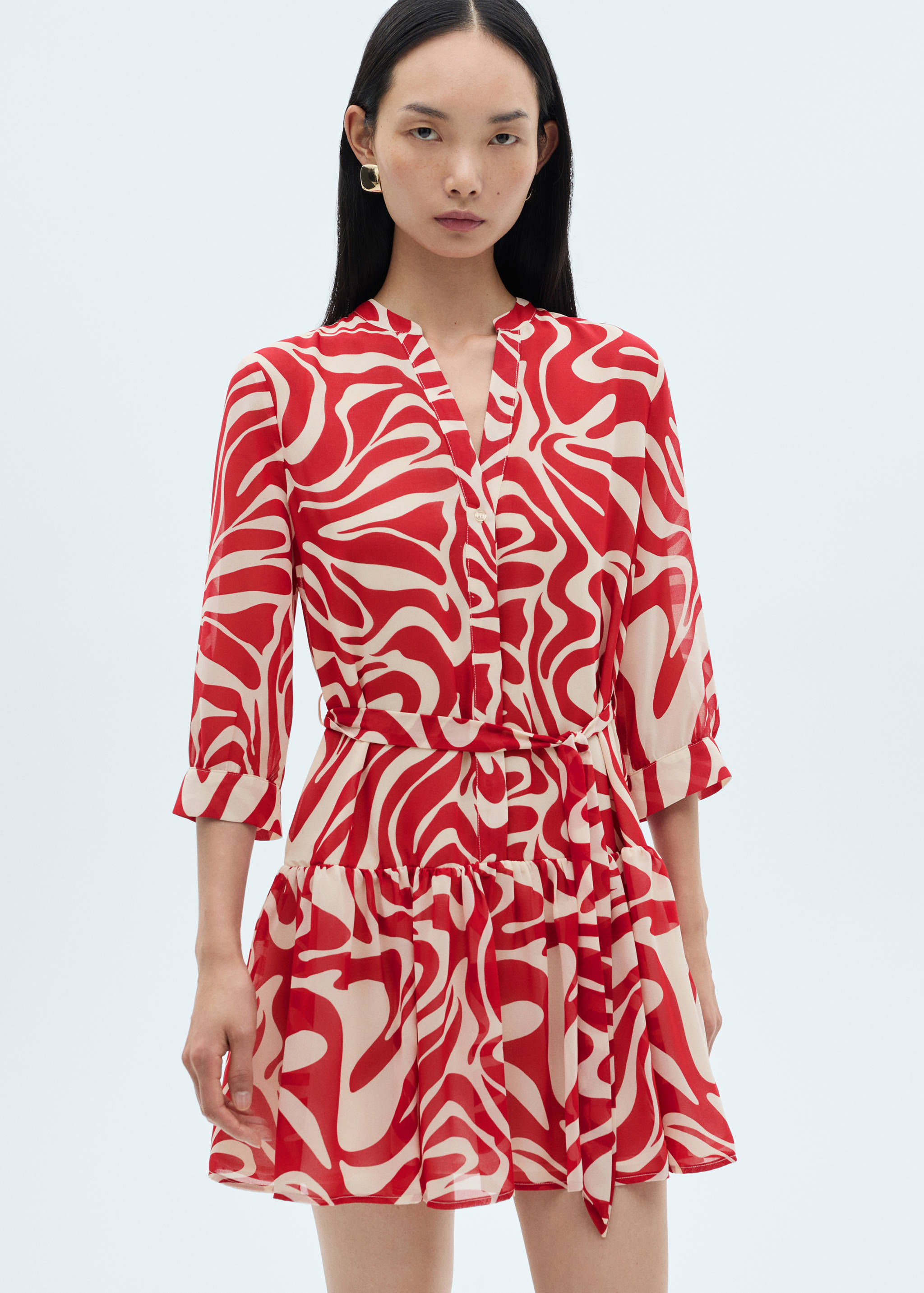 Robe imprimée à volants - Plan moyen