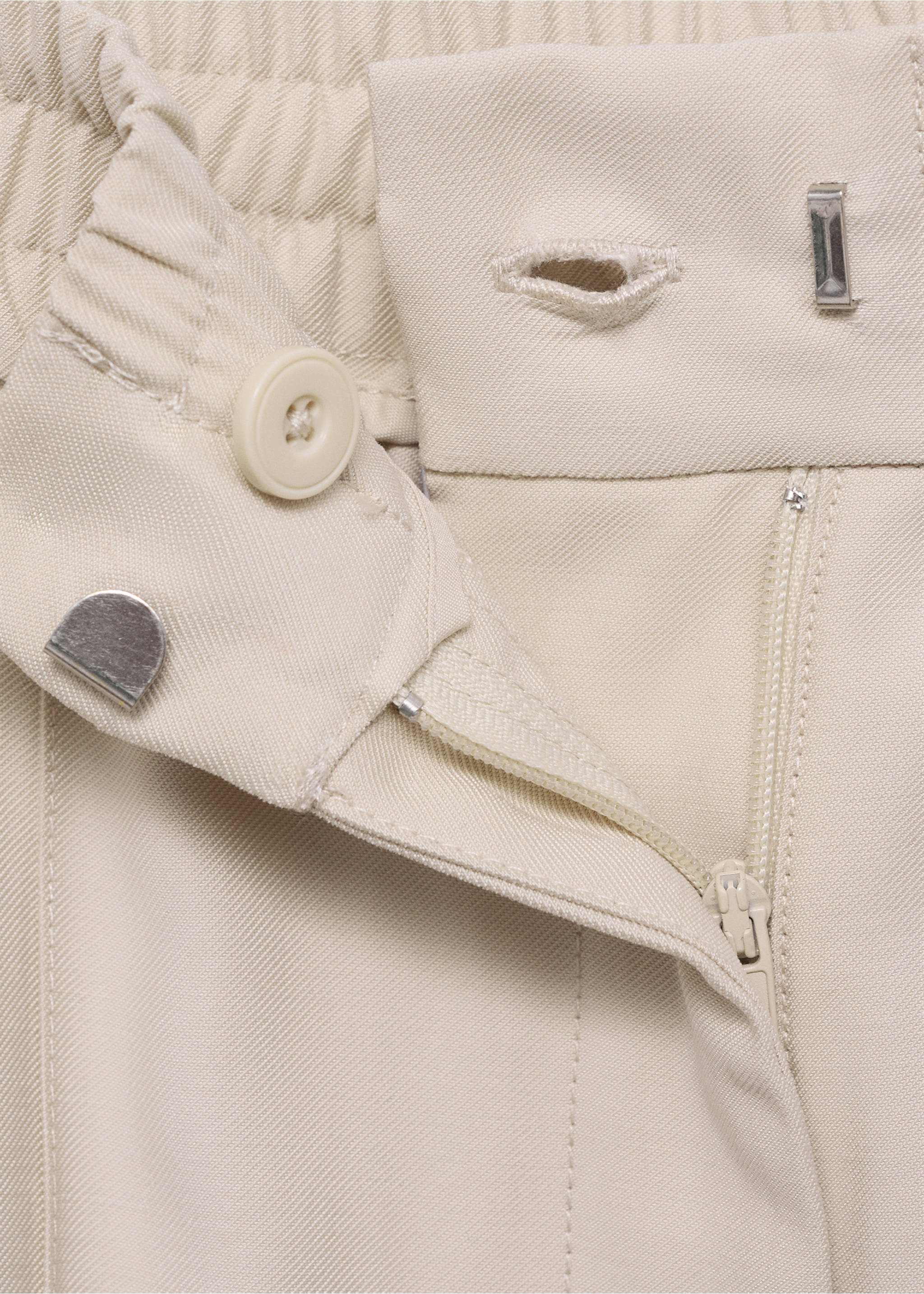 Elastic waist shorts - Details of the article 8, Beige. Ref: 87080582-00.