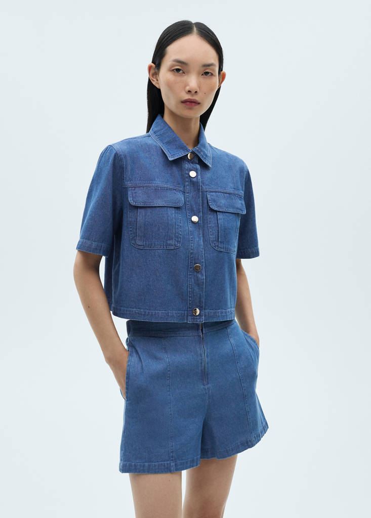 Denim shorts with zipper