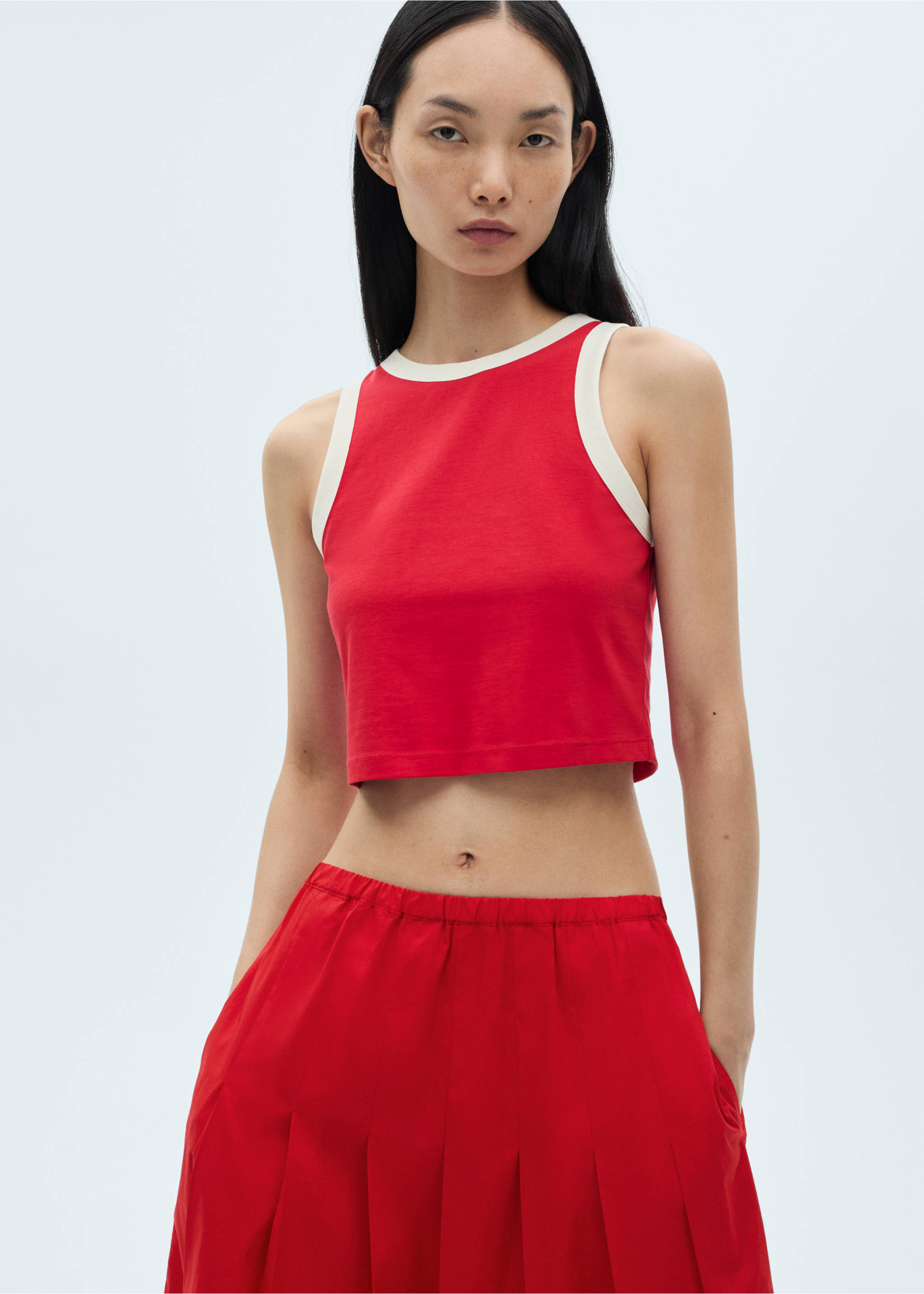 Contrast trim top - Medium plane, Red. Ref: 87080590-00.