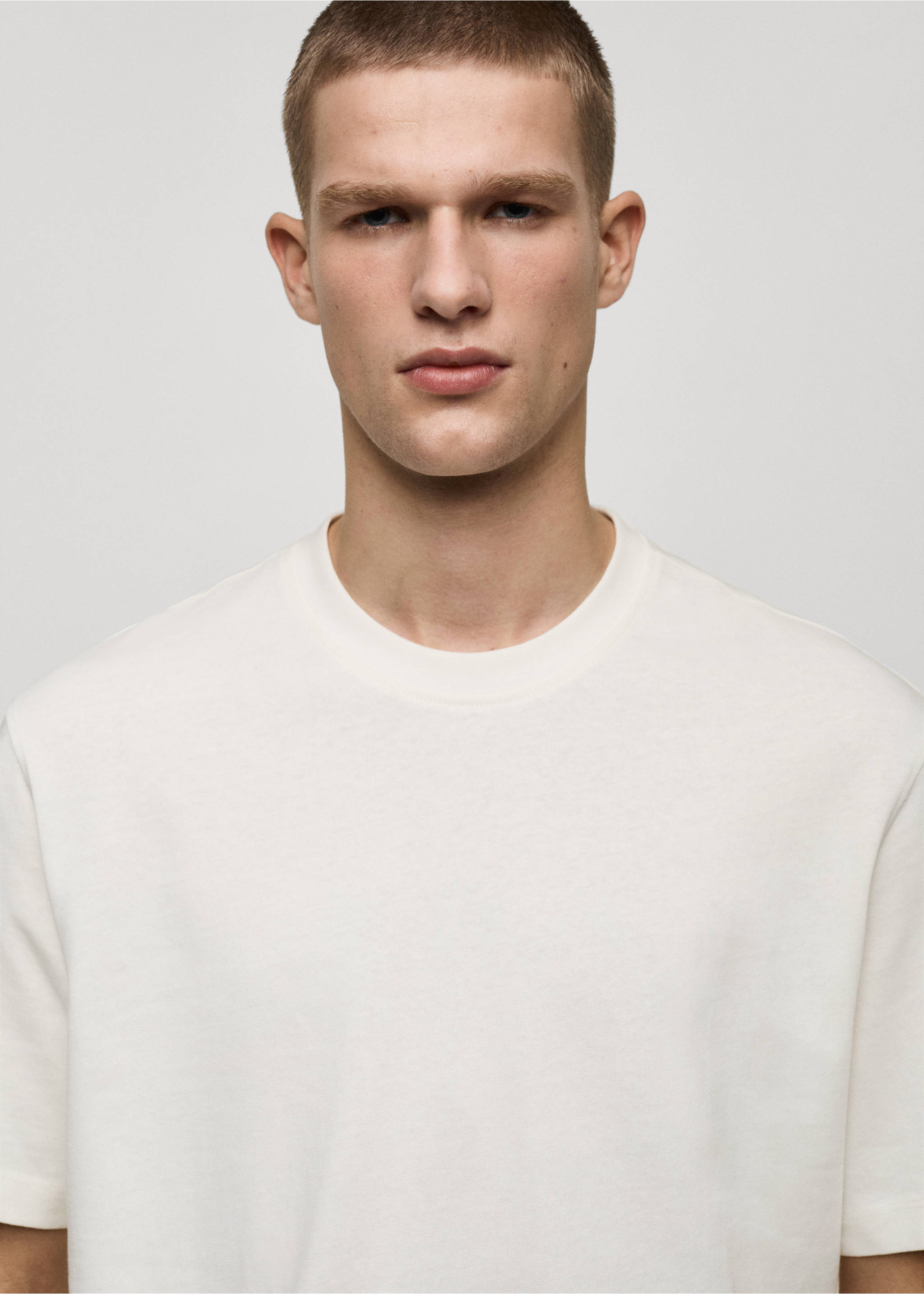Heavy weight relaxed fit T-shirt - Details of the article 1, Off White. Ref: 87080597-00.