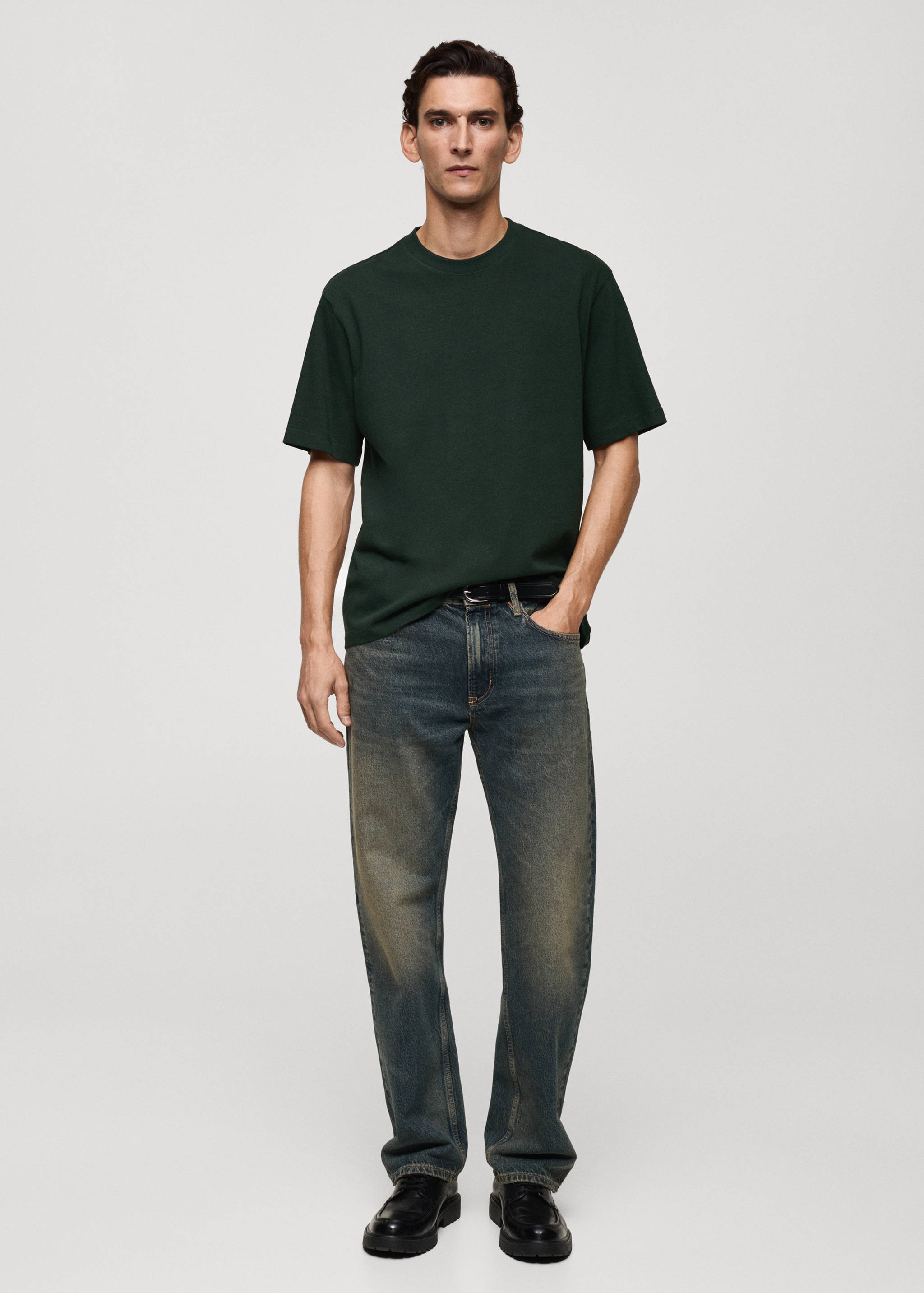 تي شيرت ثقيل الوزن بقصة فضفاضة - رؤية عامة