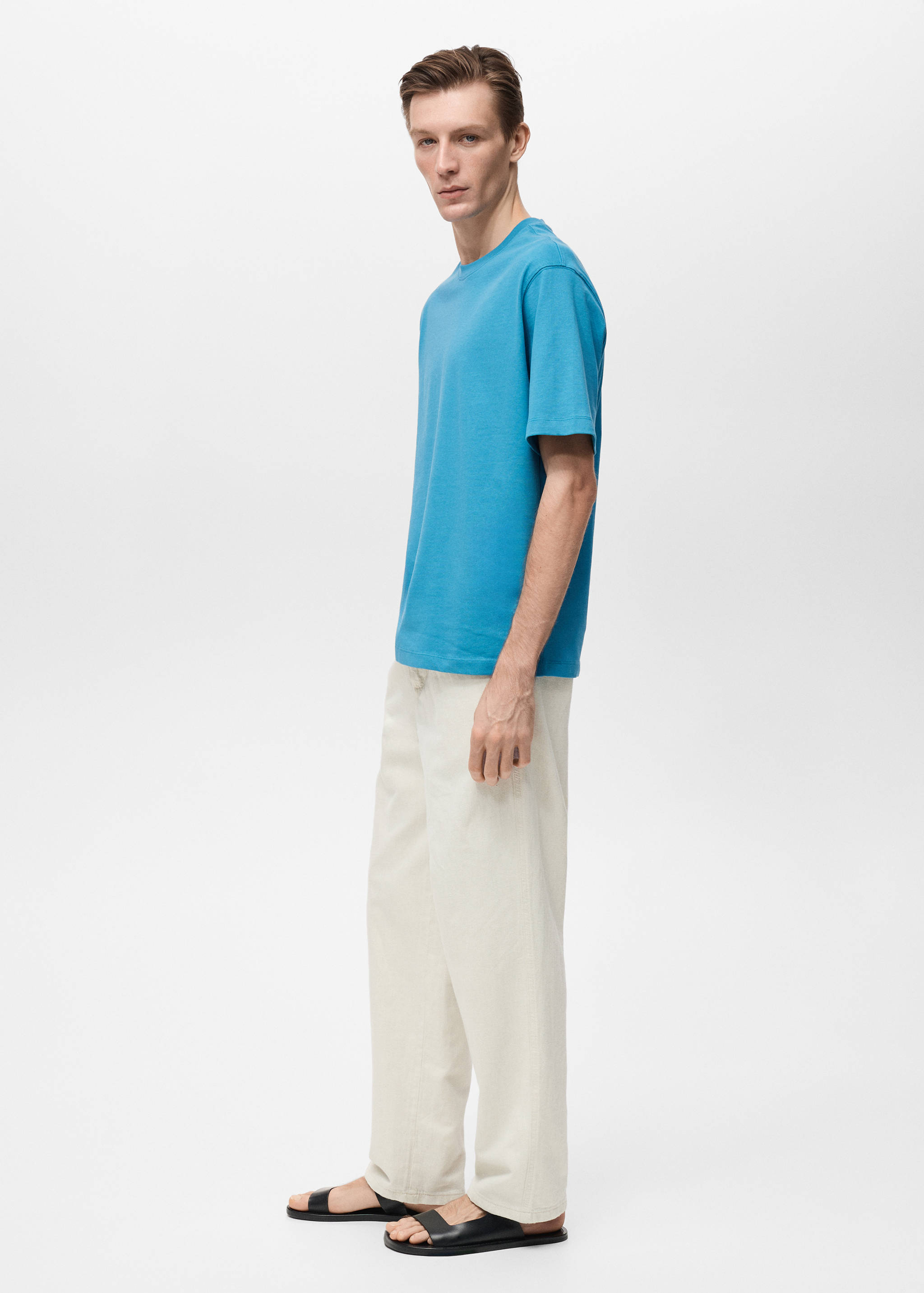 تي شيرت ثقيل الوزن بقصة فضفاضة - تفاصيل المنتج 2