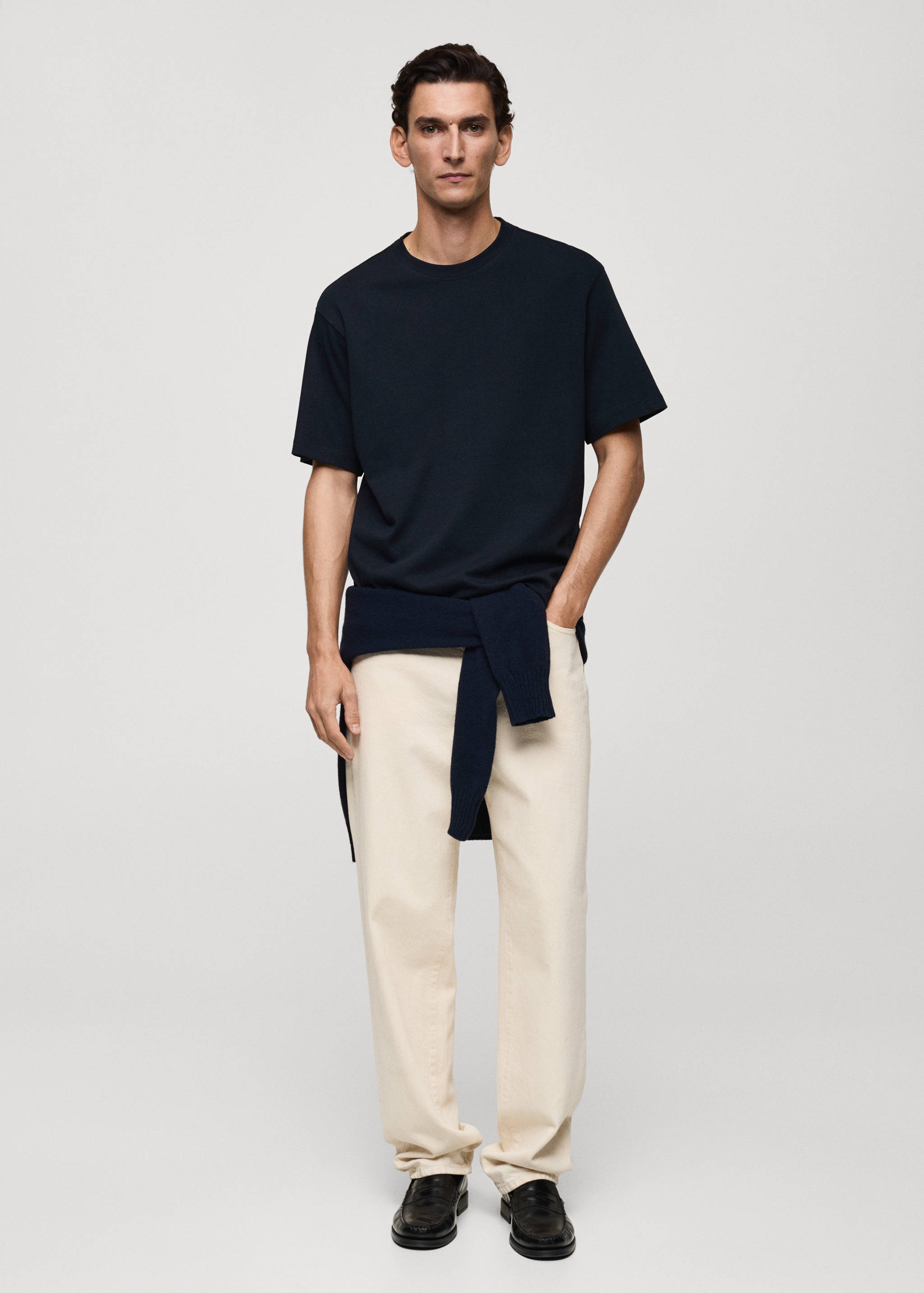 تي شيرت ثقيل الوزن بقصة فضفاضة - رؤية عامة